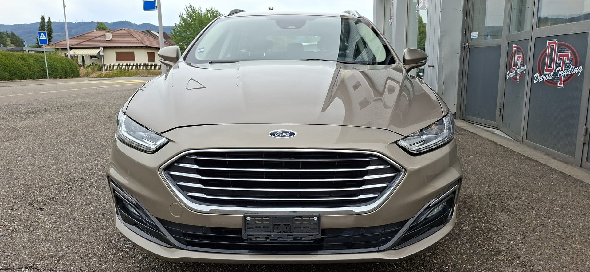 FORD 2.0 HEV 187 Titanium-image-1