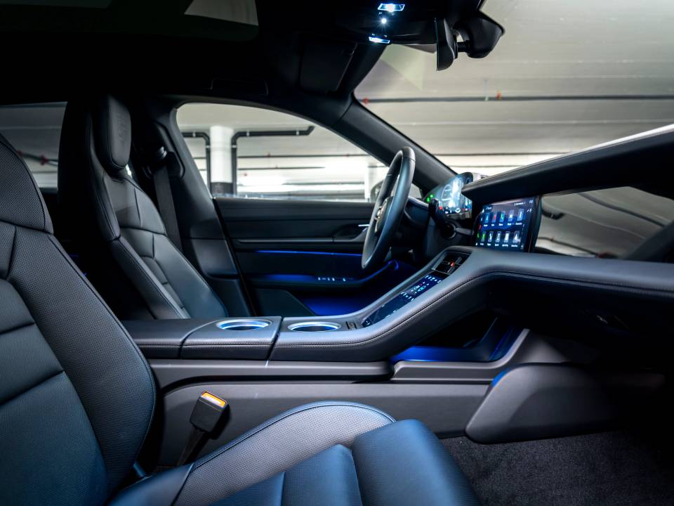 PORSCHE Taycan CrossTurismo 4 104kWh-image-10