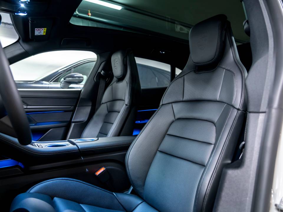 PORSCHE Taycan CrossTurismo 4 104kWh-image-8