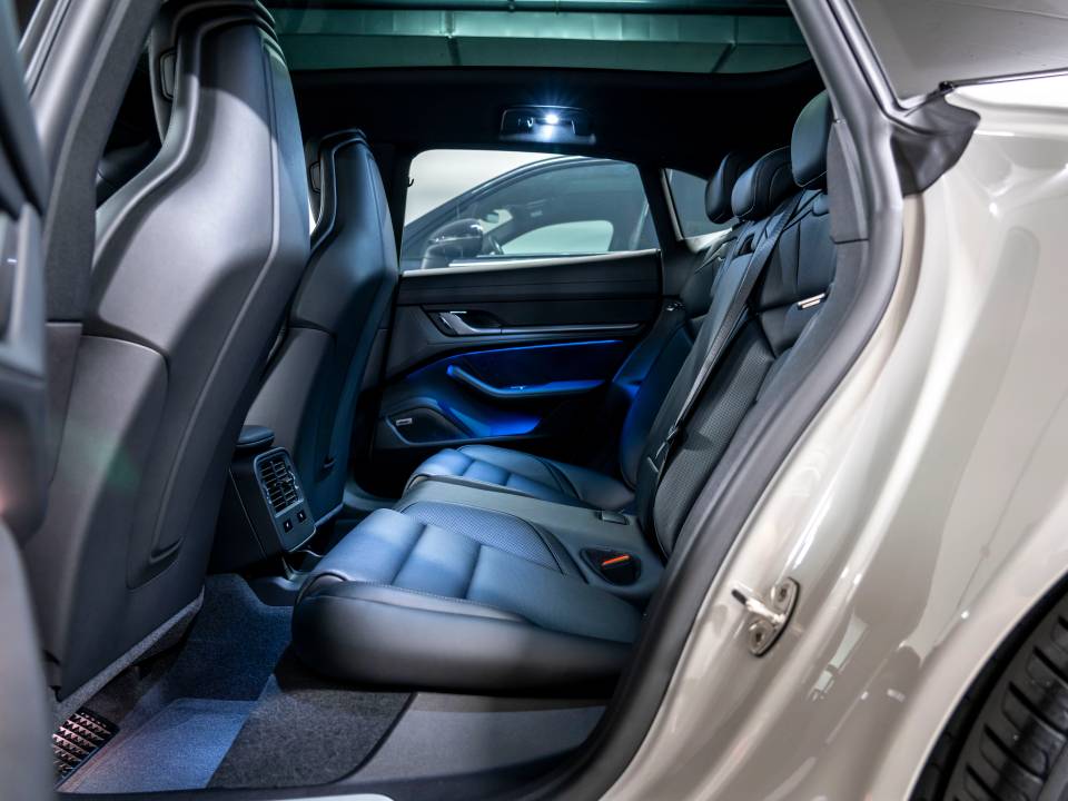 PORSCHE Taycan CrossTurismo 4 104kWh-image-9