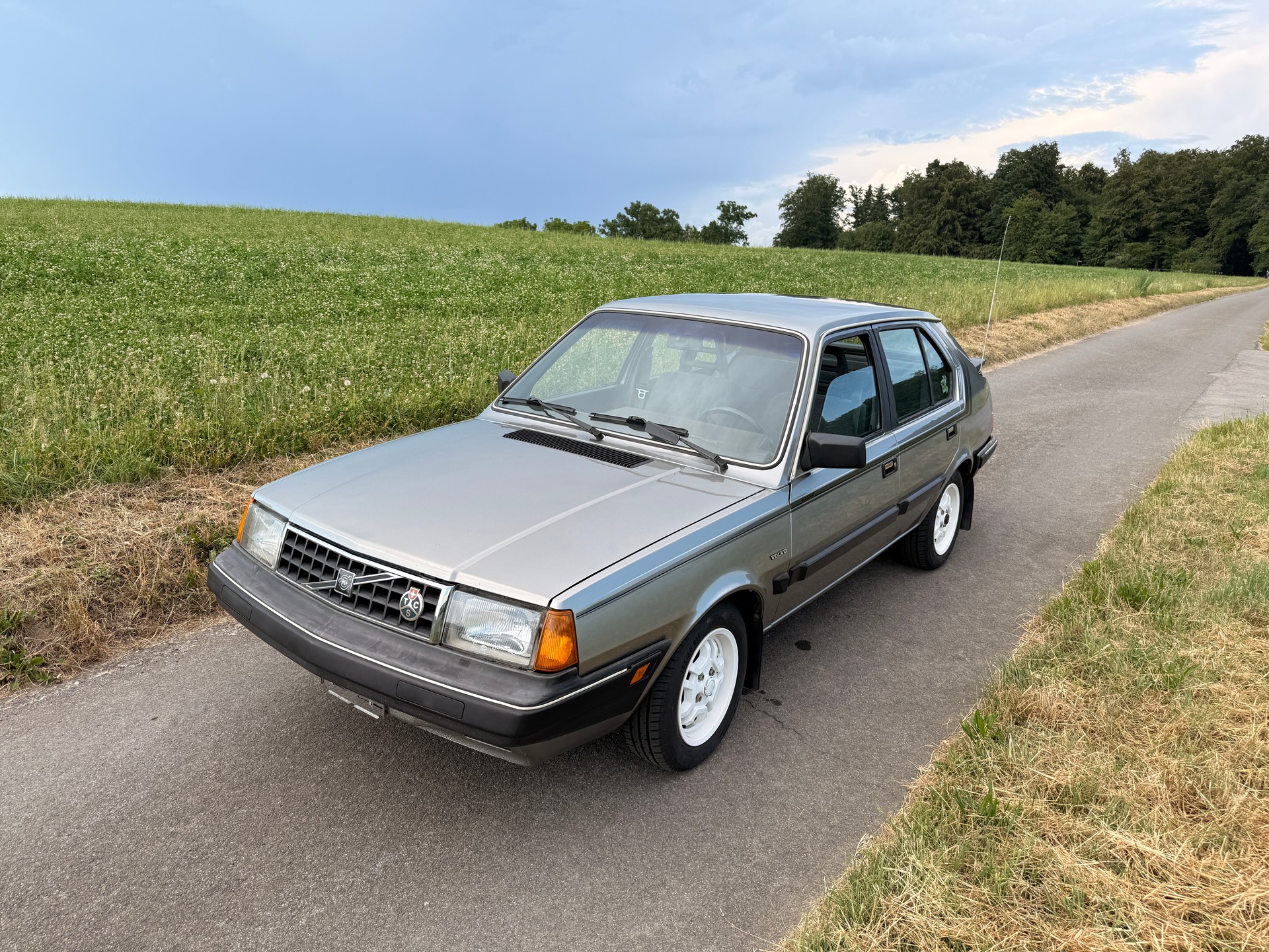 VOLVO 360 GL-image-0