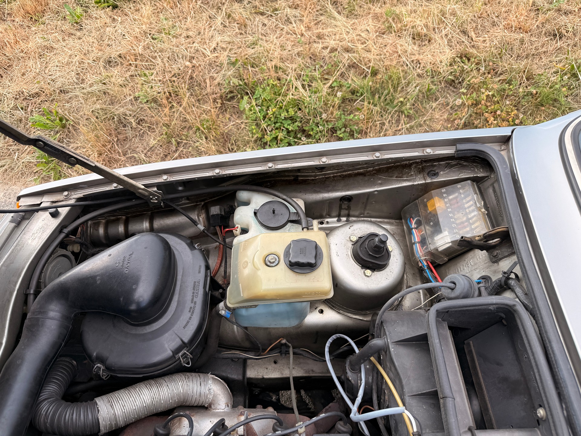 VOLVO 360 GL-image-17