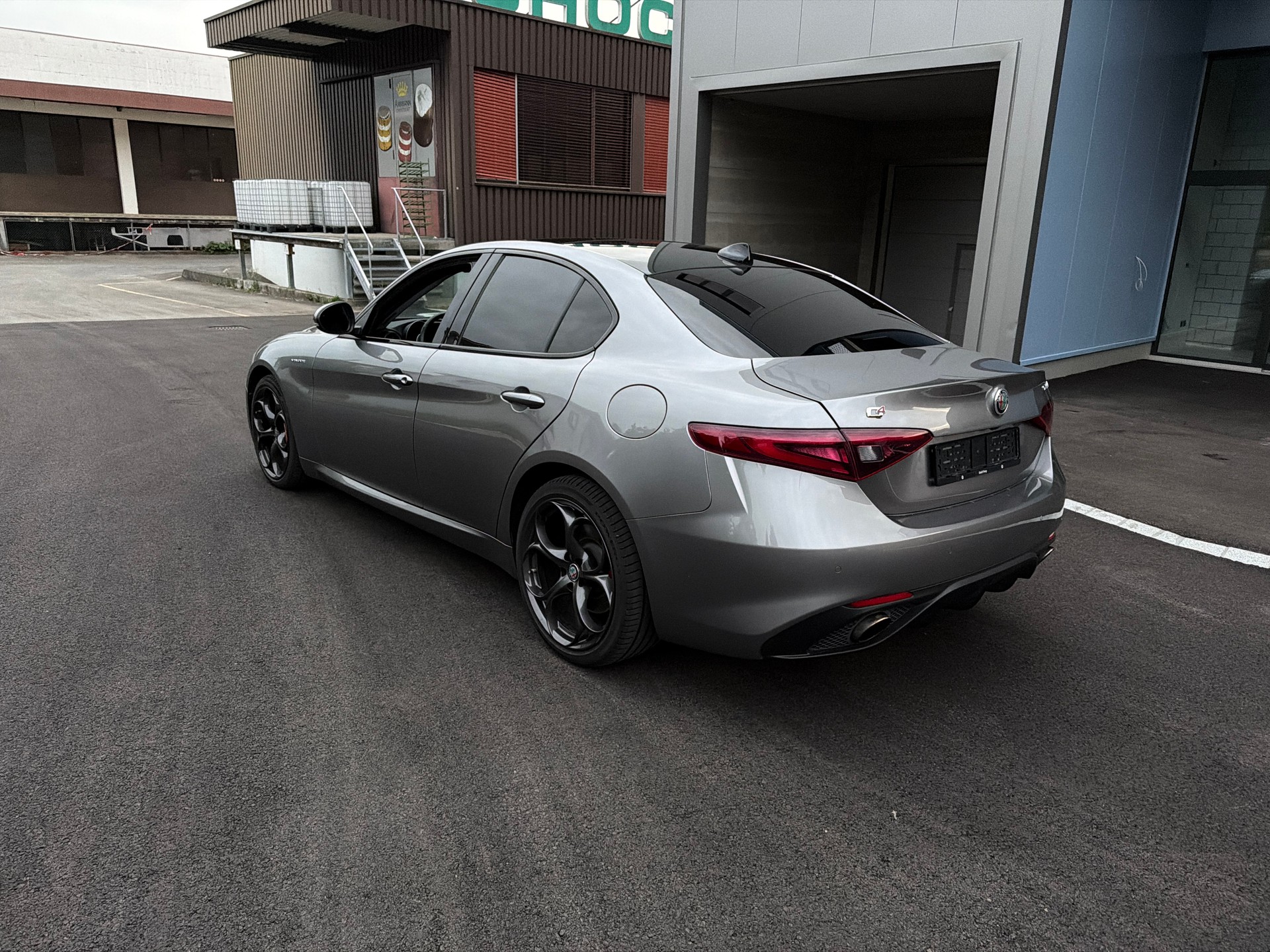 ALFA ROMEO Giulia 2.0 Veloce Q4 Automatic-image-2