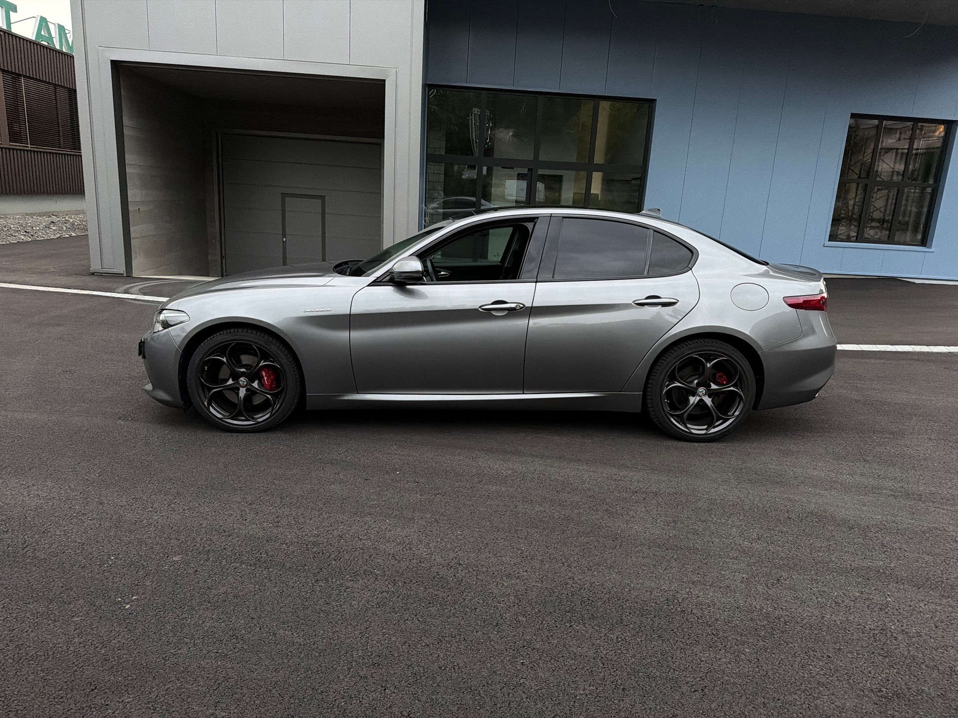 ALFA ROMEO Giulia 2.0 Veloce Q4 Automatic-image-1