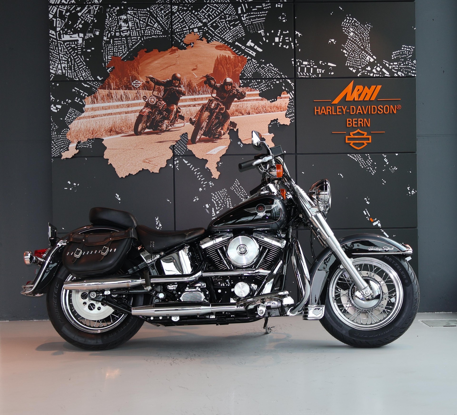 HARLEY-DAVIDSON FLSTN Heritage Special