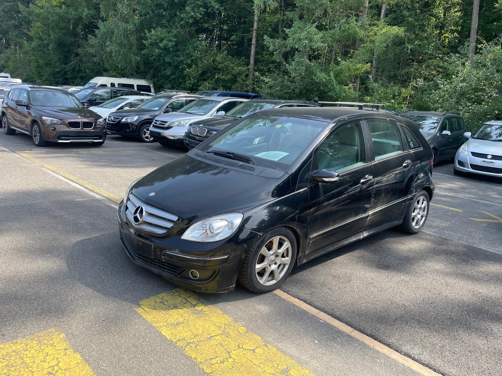 MERCEDES-BENZ B 200-image-1