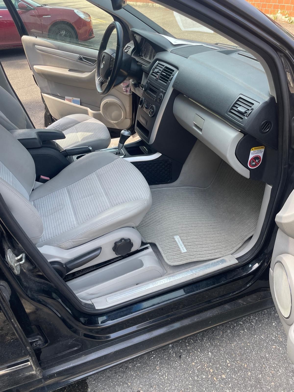MERCEDES-BENZ B 200-image-10