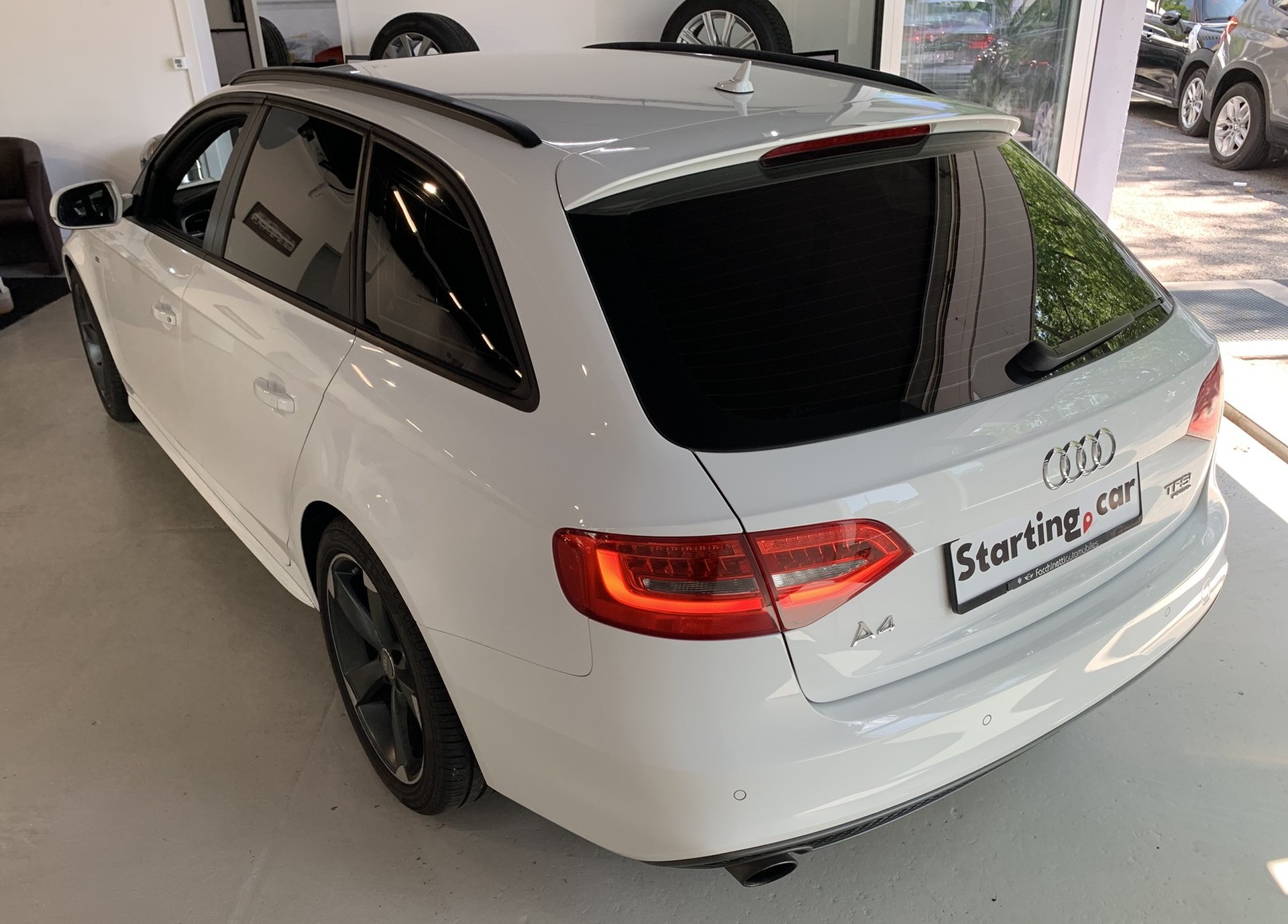 AUDI A4 Avant 1.8 TFSI quattro-image-13