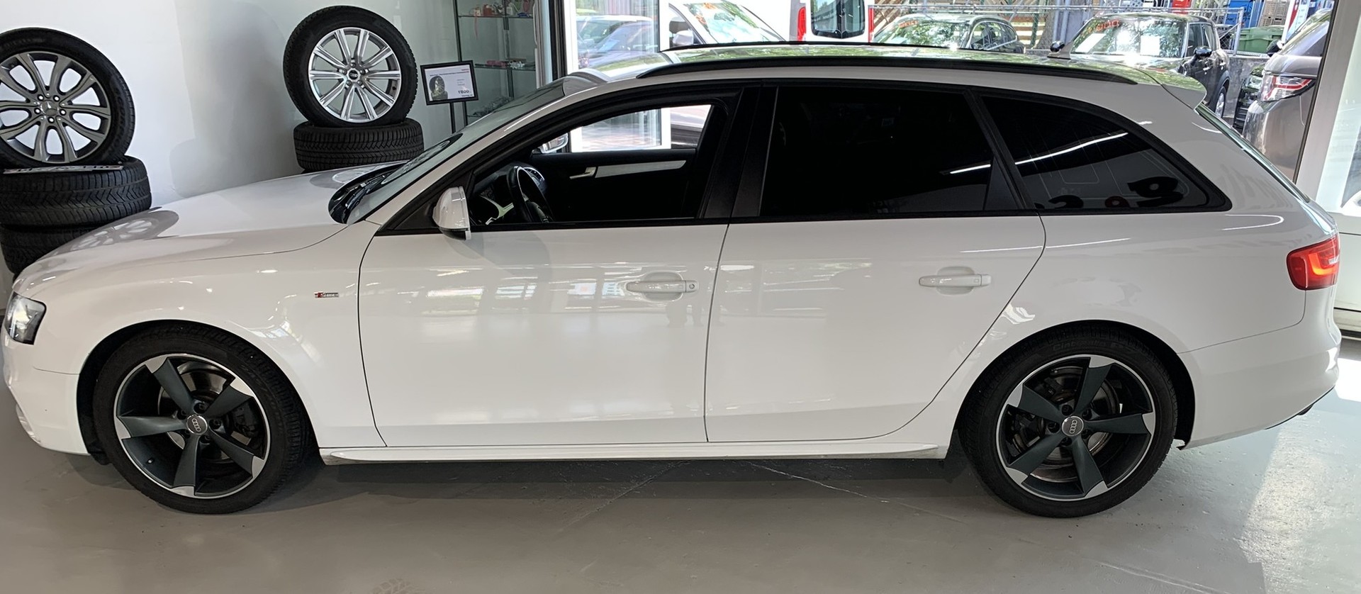 AUDI A4 Avant 1.8 TFSI quattro-image-11