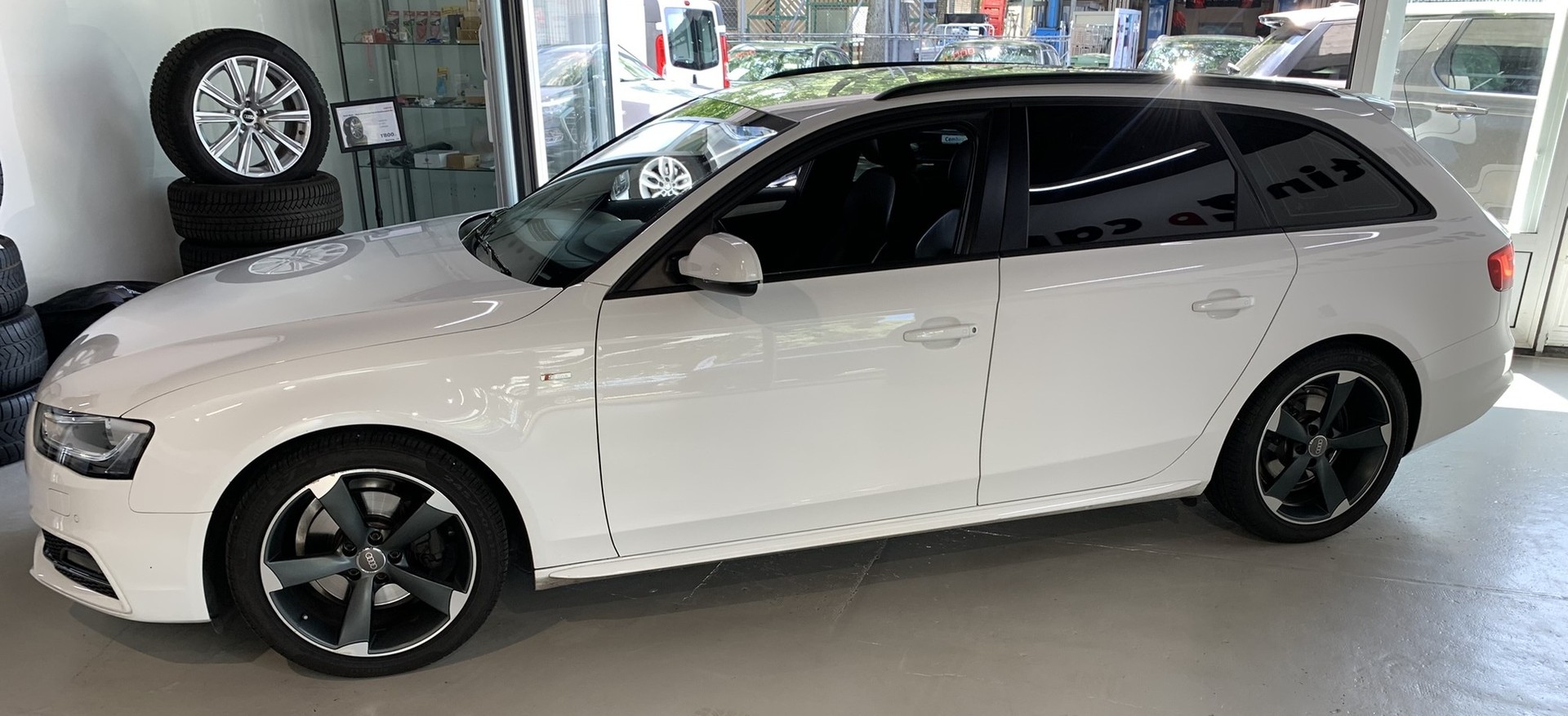 AUDI A4 Avant 1.8 TFSI quattro-image-10