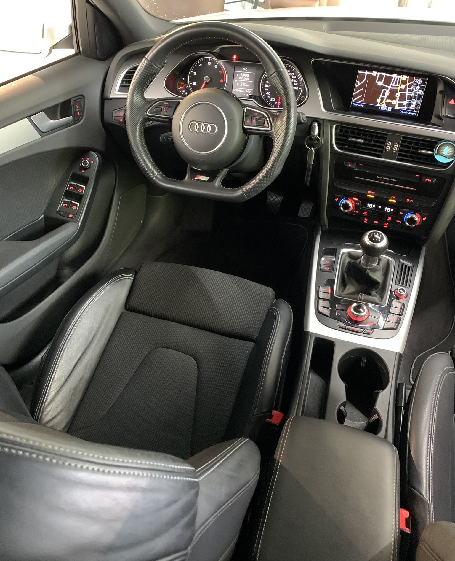 AUDI A4 Avant 1.8 TFSI quattro-image-18