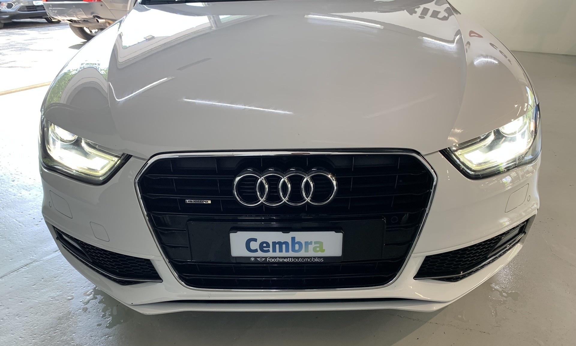 AUDI A4 Avant 1.8 TFSI quattro-image-1