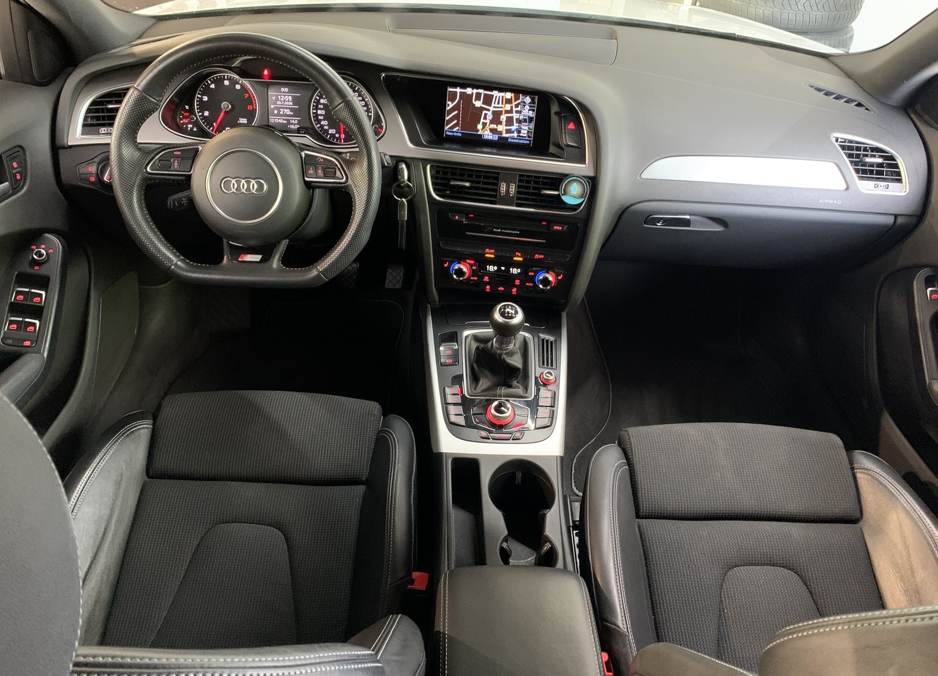 AUDI A4 Avant 1.8 TFSI quattro-image-19