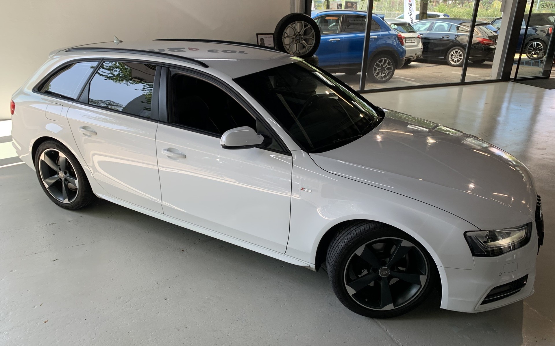 AUDI A4 Avant 1.8 TFSI quattro-image-12