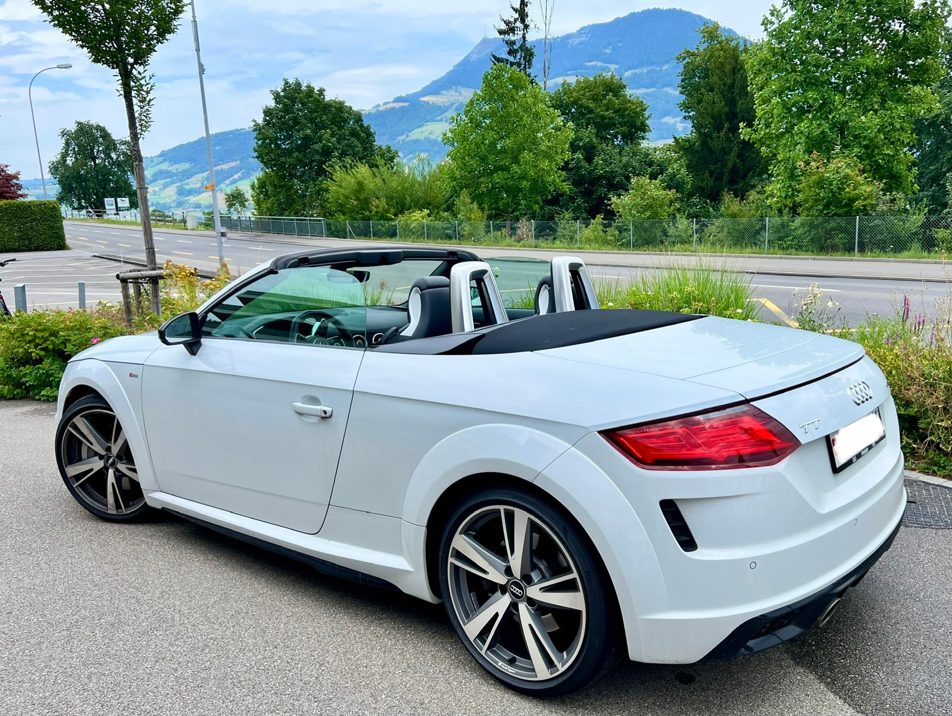 AUDI 2.0 45 TFSI quattro S-Tronic-image-1
