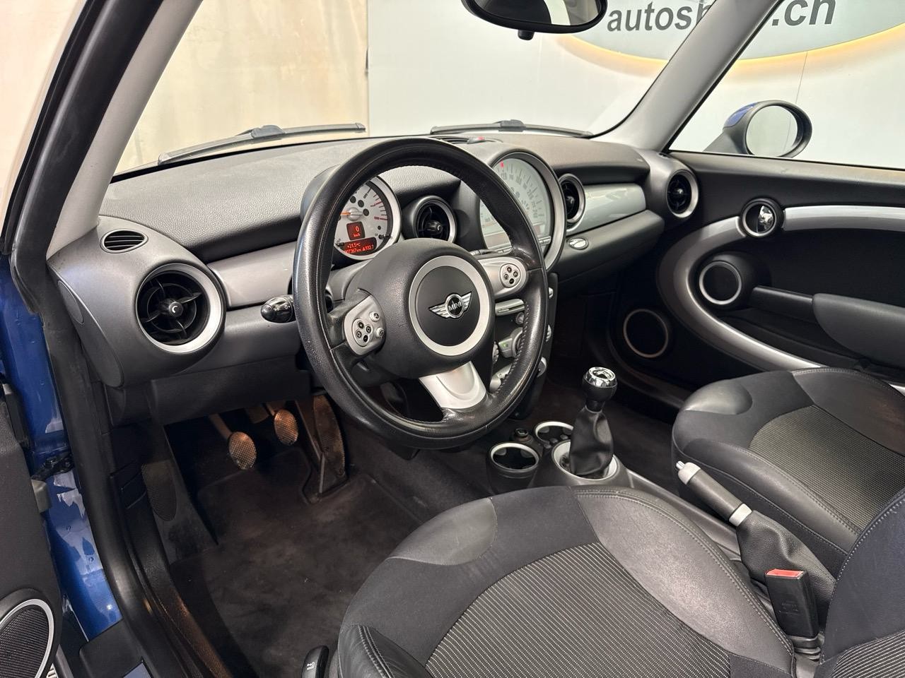 MINI Cooper-image-2
