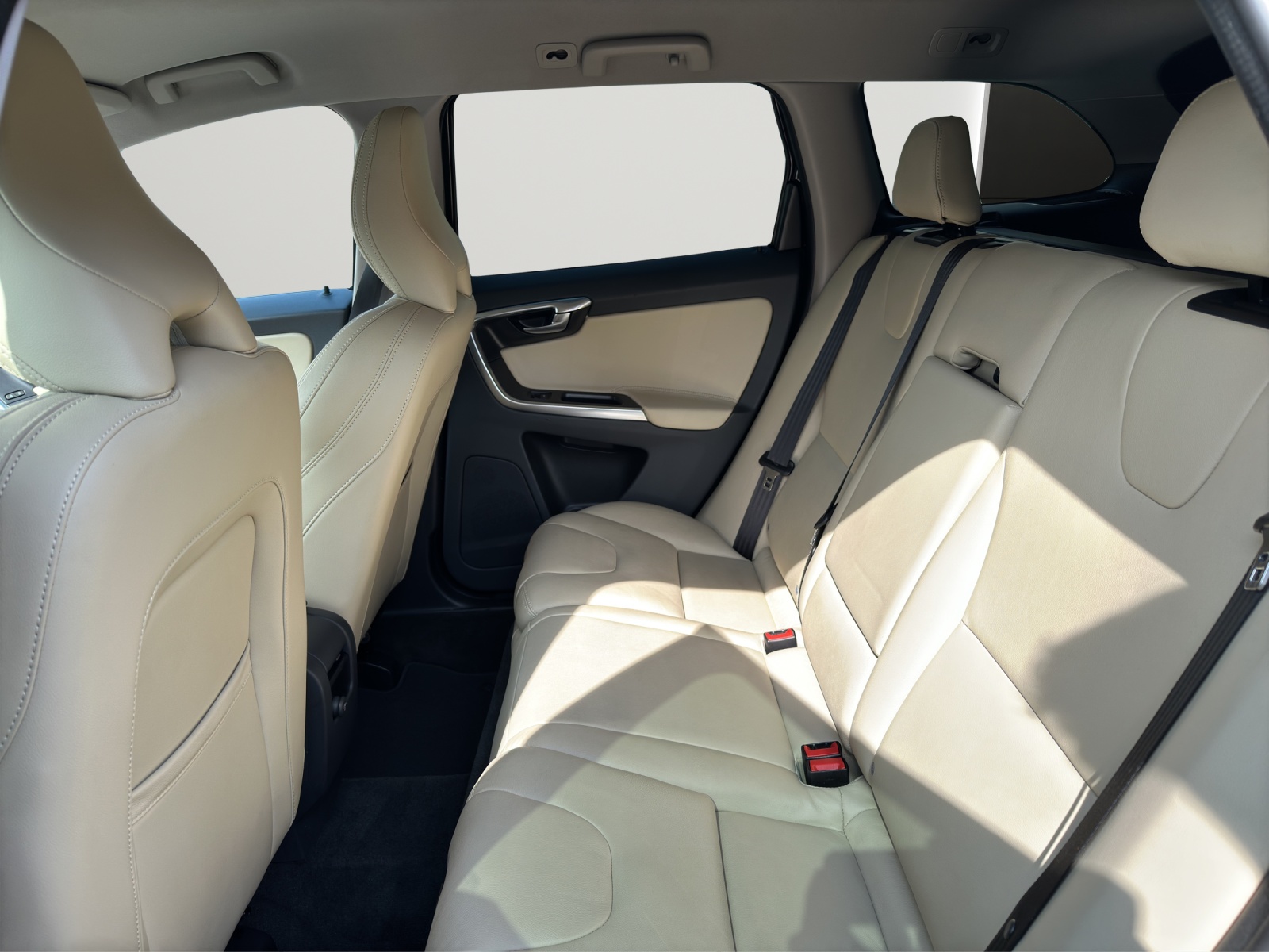 VOLVO XC60 D4 AWD Summum-image-12