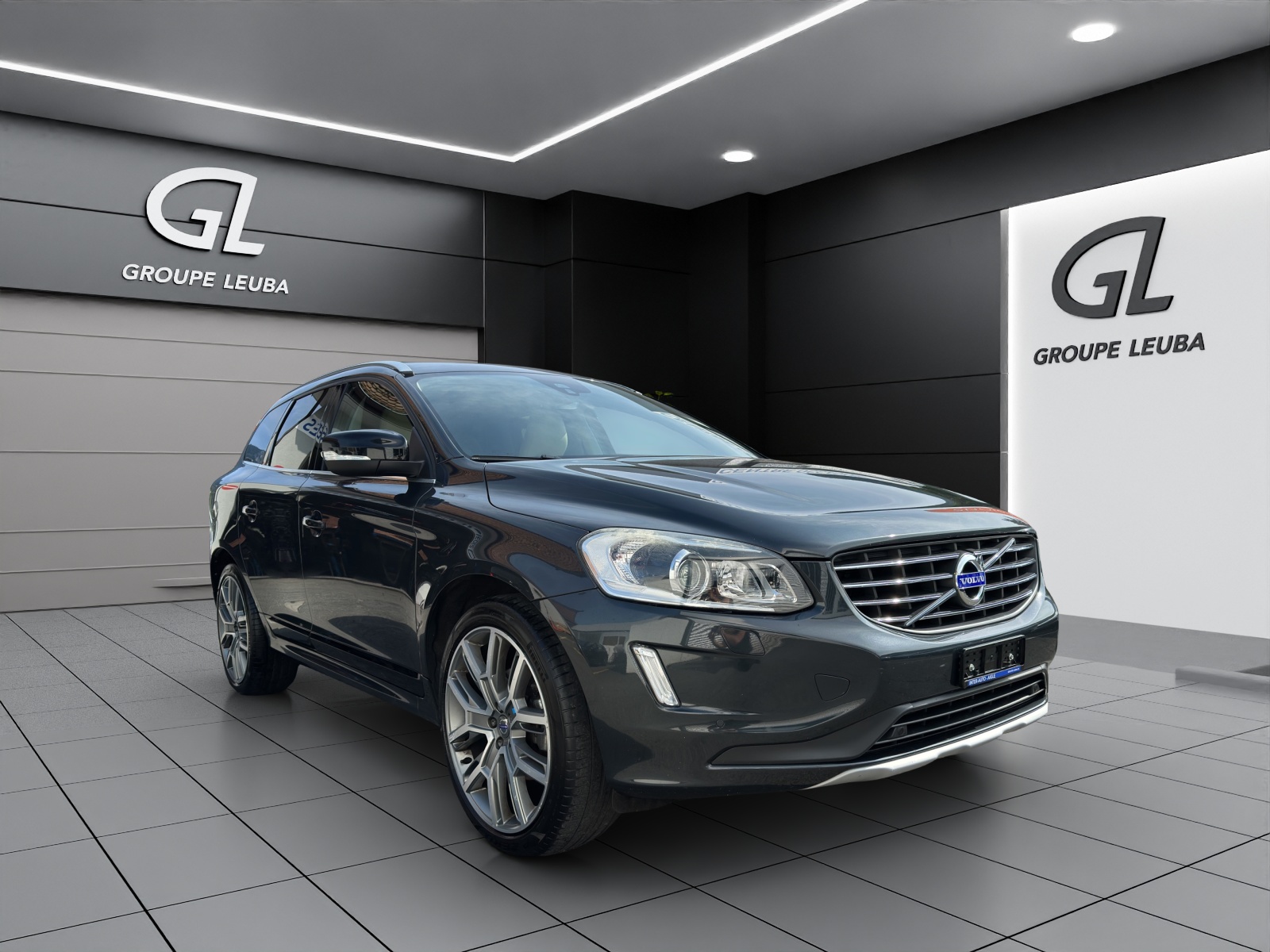 VOLVO XC60 D4 AWD Summum-image-0