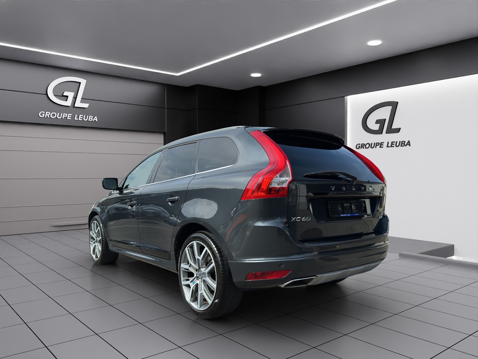 VOLVO XC60 D4 AWD Summum-image-3