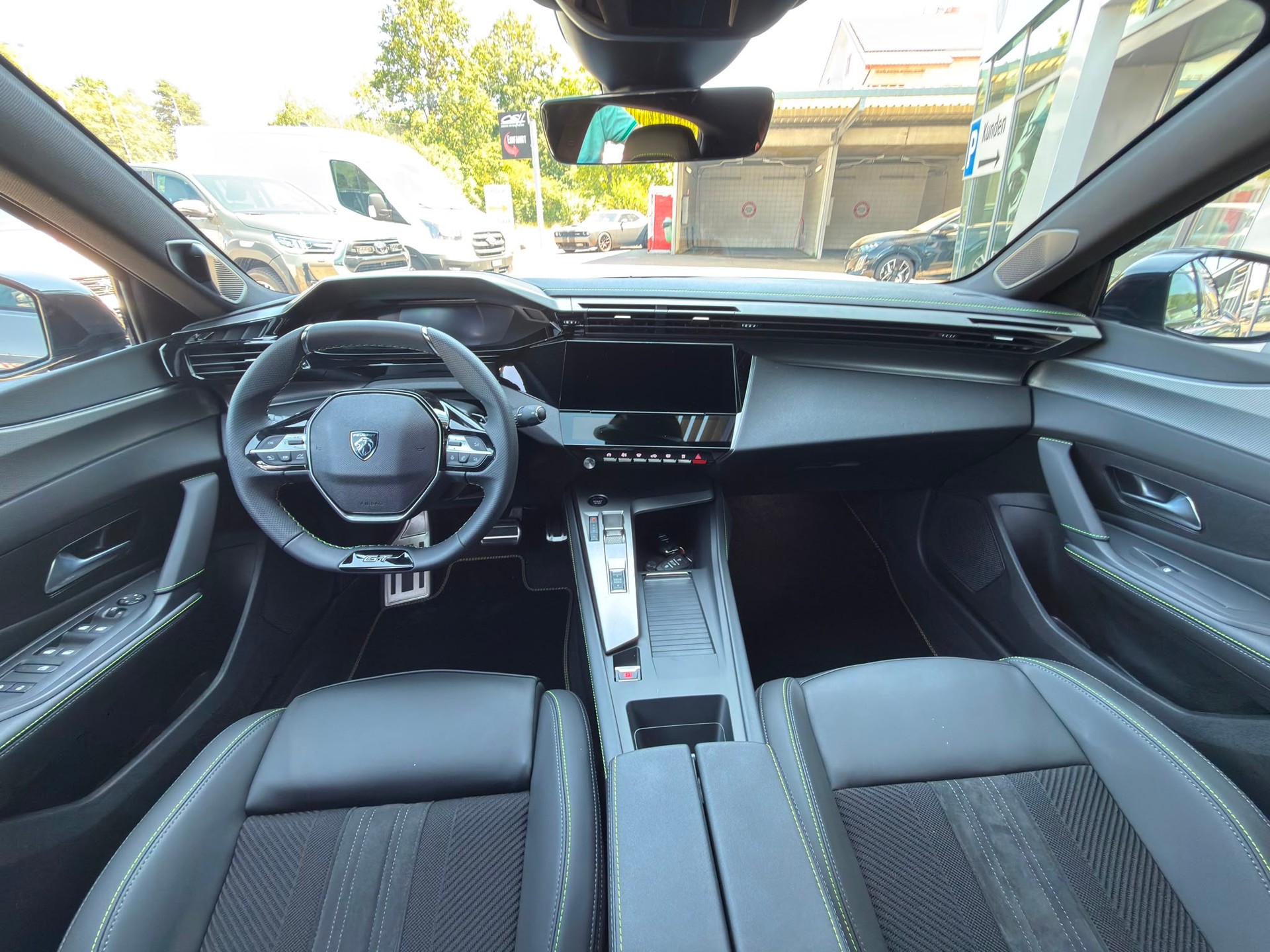 PEUGEOT 408 1.2 Hybrid 145 GT-image-6