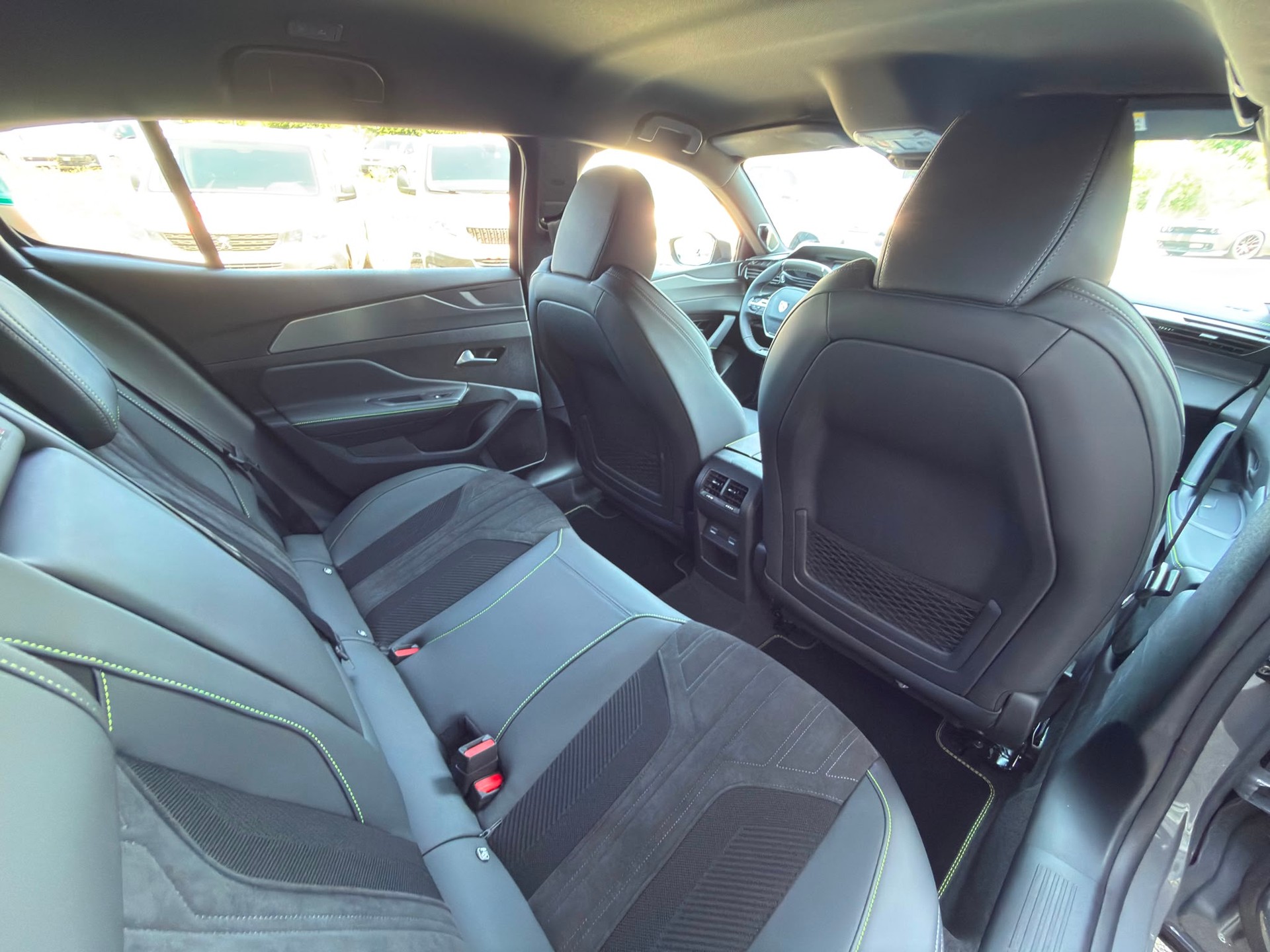 PEUGEOT 408 1.2 Hybrid 145 GT-image-10