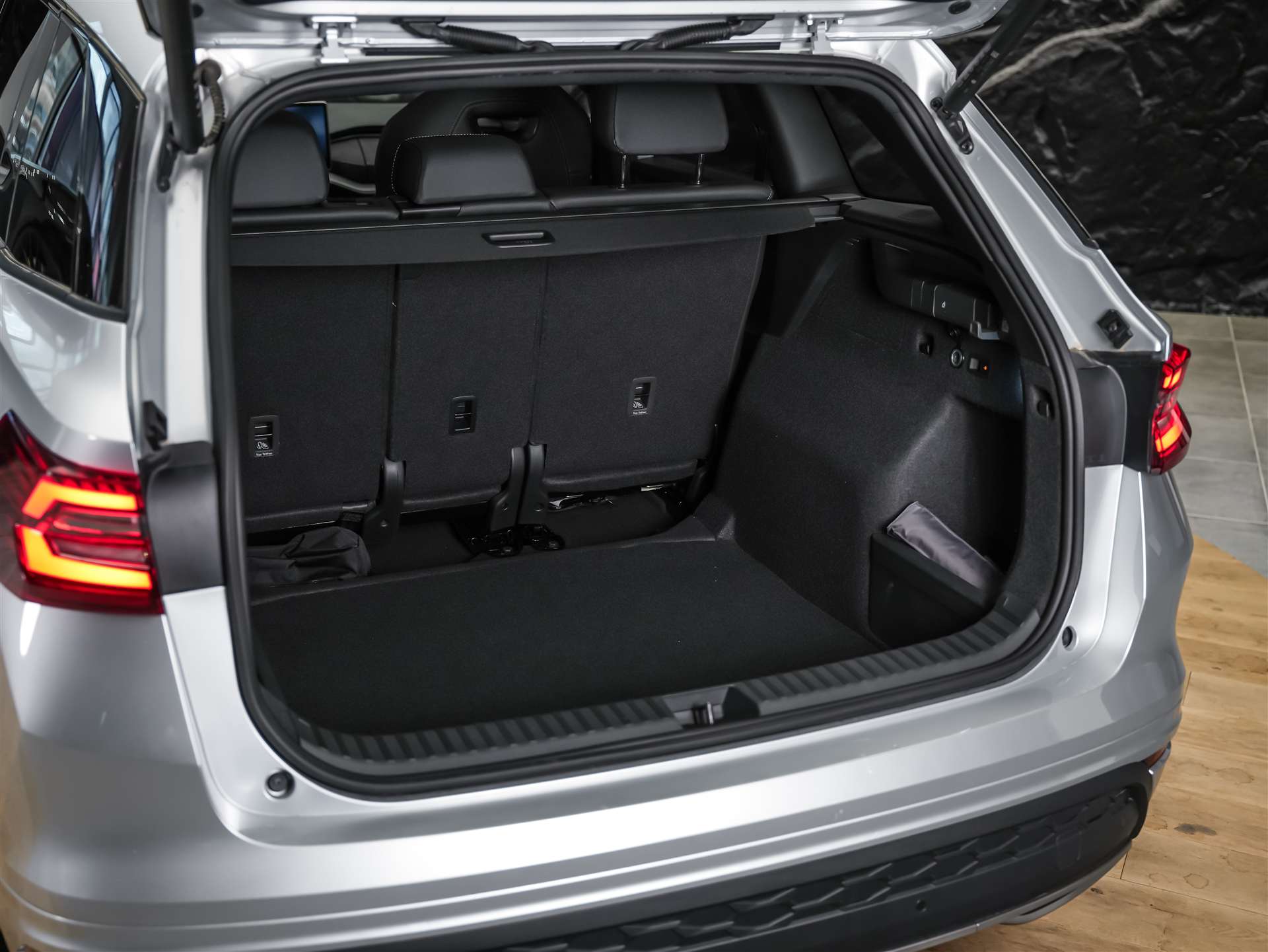 SKODA Kodiaq 2.0 TDI Sportline 4x4 *Panorama*Matrix LED*Anhängerkupplung*-image-46