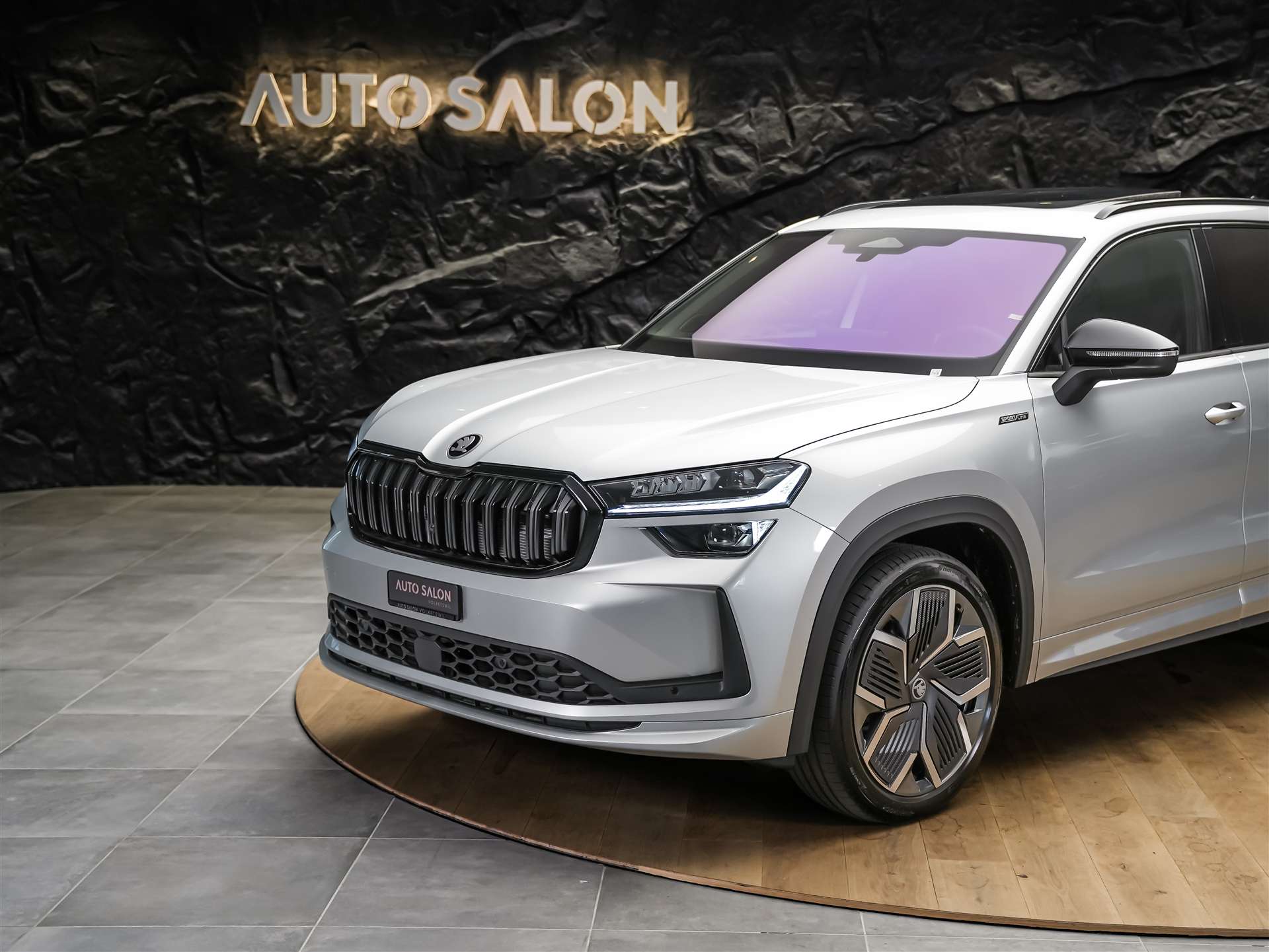 SKODA Kodiaq 2.0 TDI Sportline 4x4 *Panorama*Matrix LED*Anhängerkupplung*-image-16