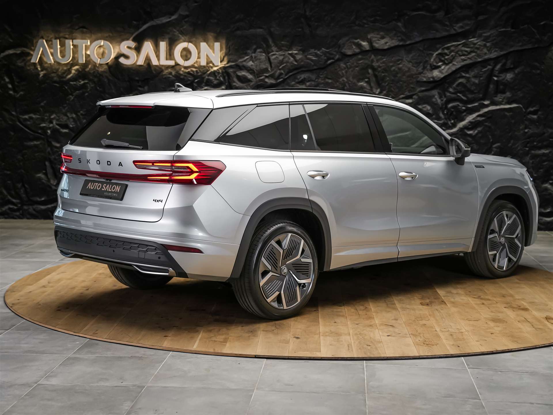 SKODA Kodiaq 2.0 TDI Sportline 4x4 *Panorama*Matrix LED*Anhängerkupplung*-image-4