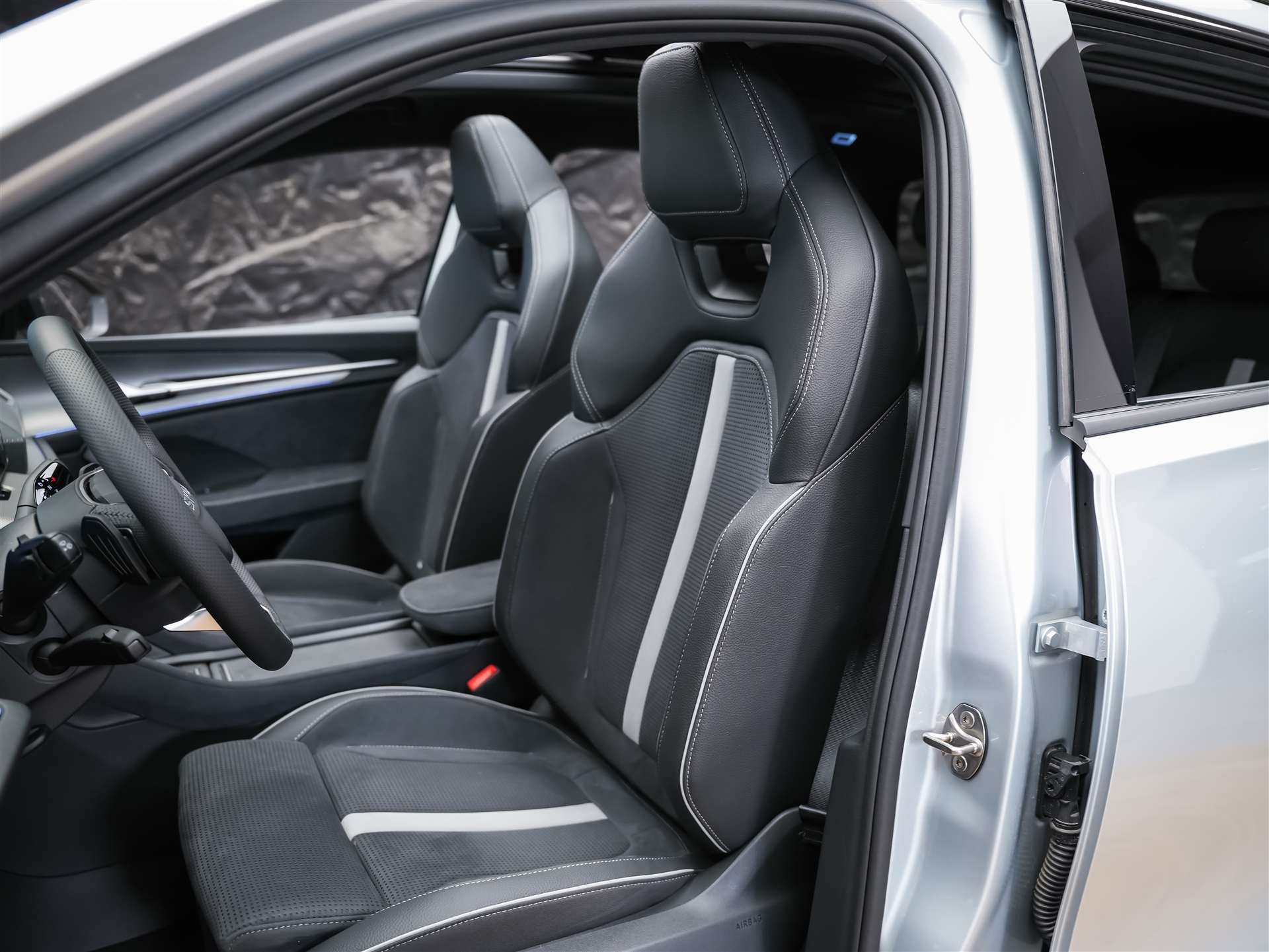 SKODA Kodiaq 2.0 TDI Sportline 4x4 *Panorama*Matrix LED*Anhängerkupplung*-image-8