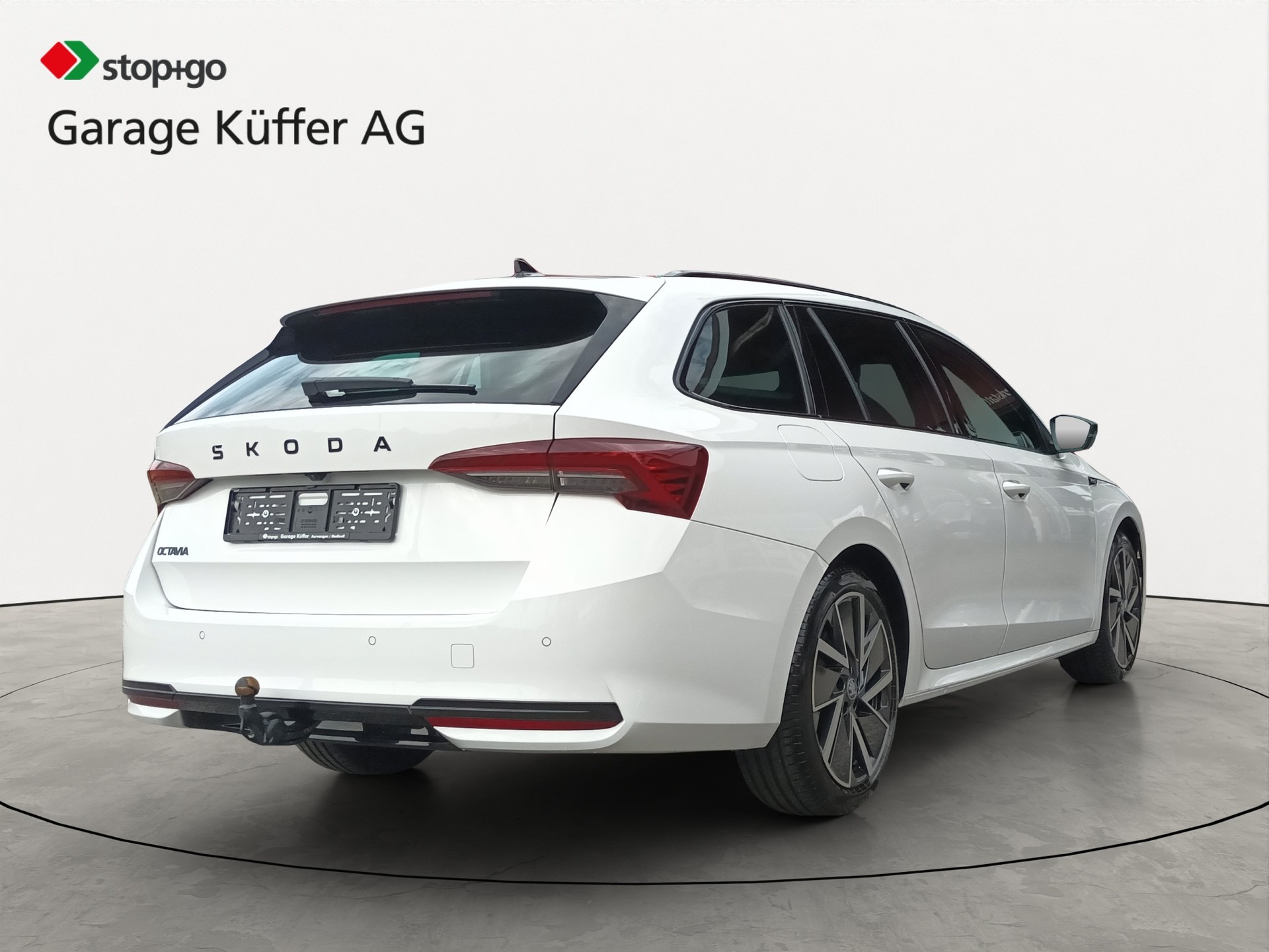 SKODA Octavia Combi 1.5 TSI mHEV DSG Sport Line-image-4