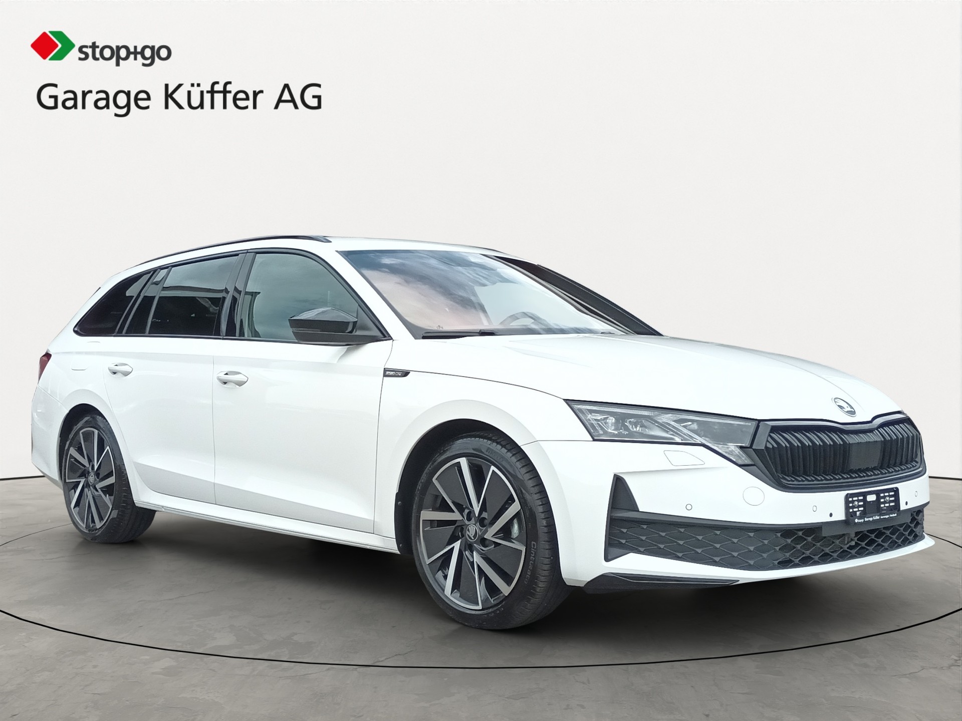 SKODA Octavia Combi 1.5 TSI mHEV DSG Sport Line-image-2