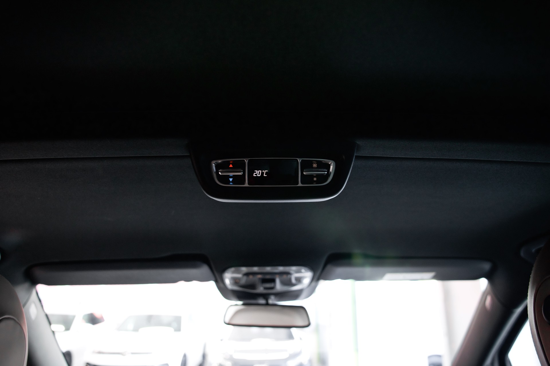 MERCEDES-BENZ V 300 d lang AMG Line Avantgarde 4Matic 9G-Tronic-image-23