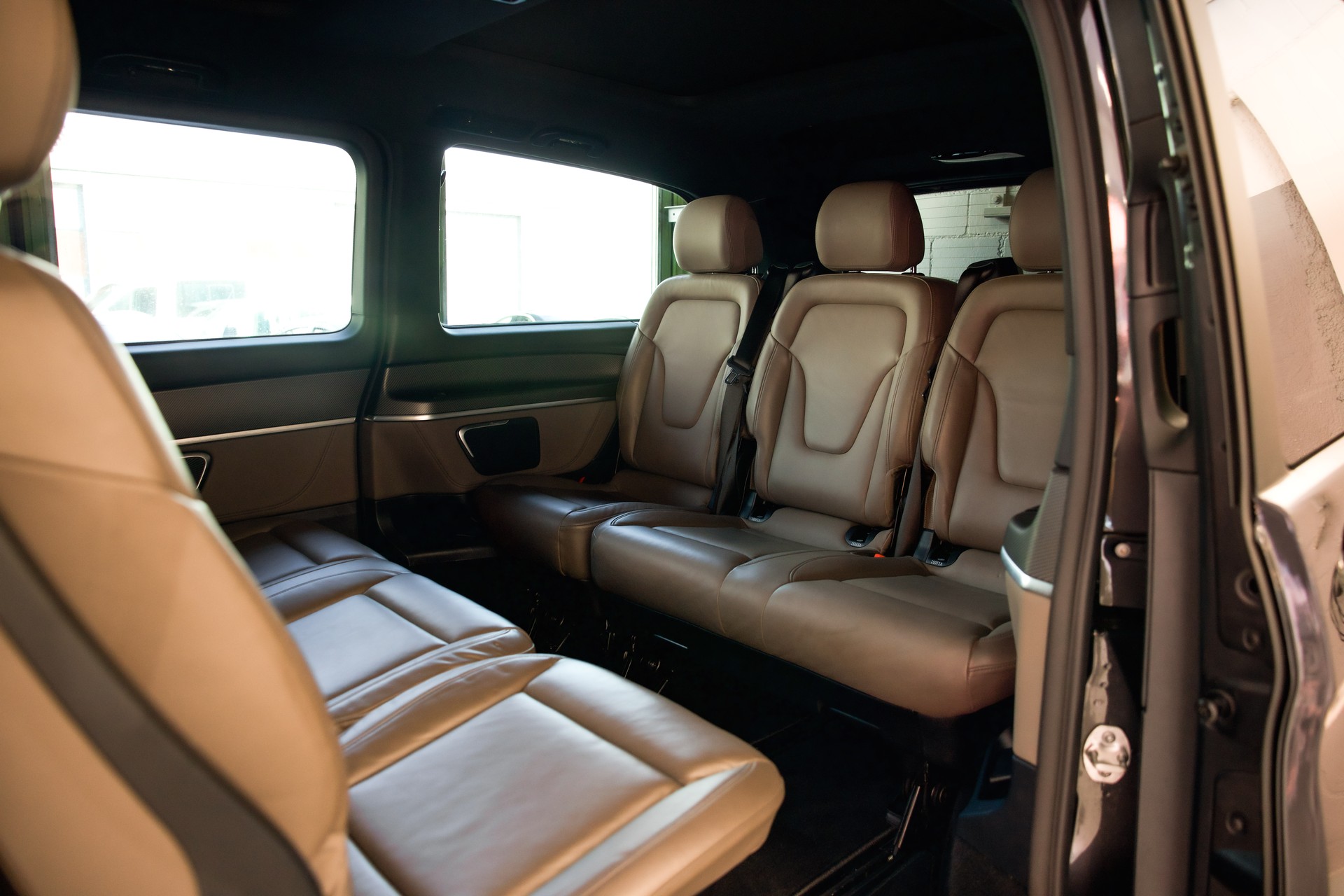 MERCEDES-BENZ V 300 d lang AMG Line Avantgarde 4Matic 9G-Tronic-image-19
