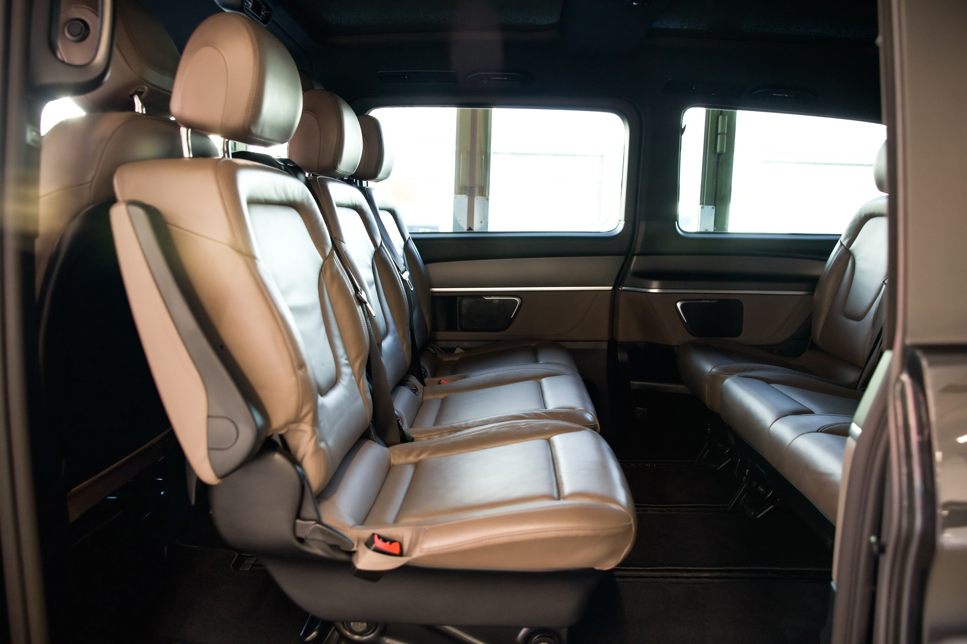 MERCEDES-BENZ V 300 d lang AMG Line Avantgarde 4Matic 9G-Tronic-image-20