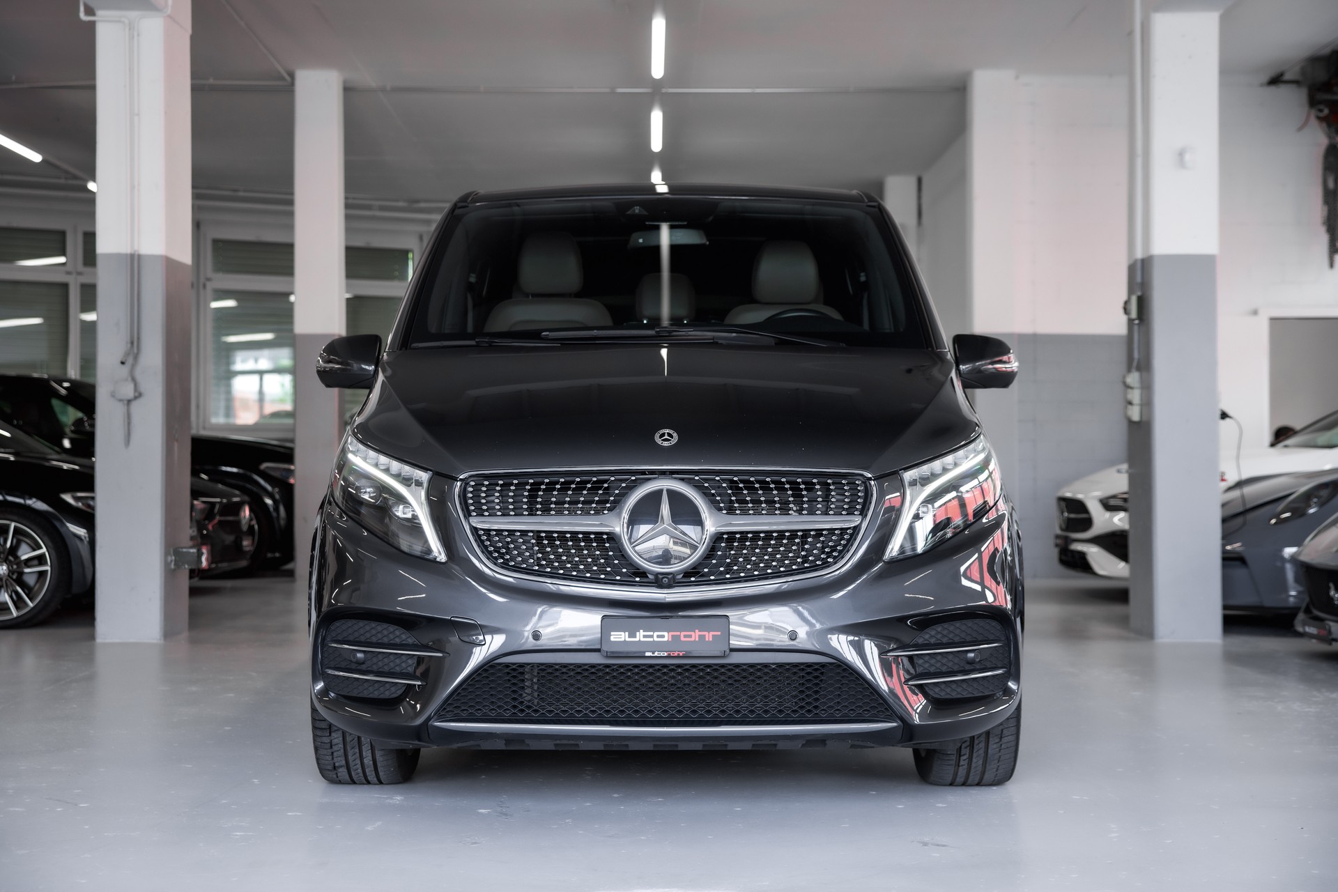 MERCEDES-BENZ V 300 d lang AMG Line Avantgarde 4Matic 9G-Tronic-image-1