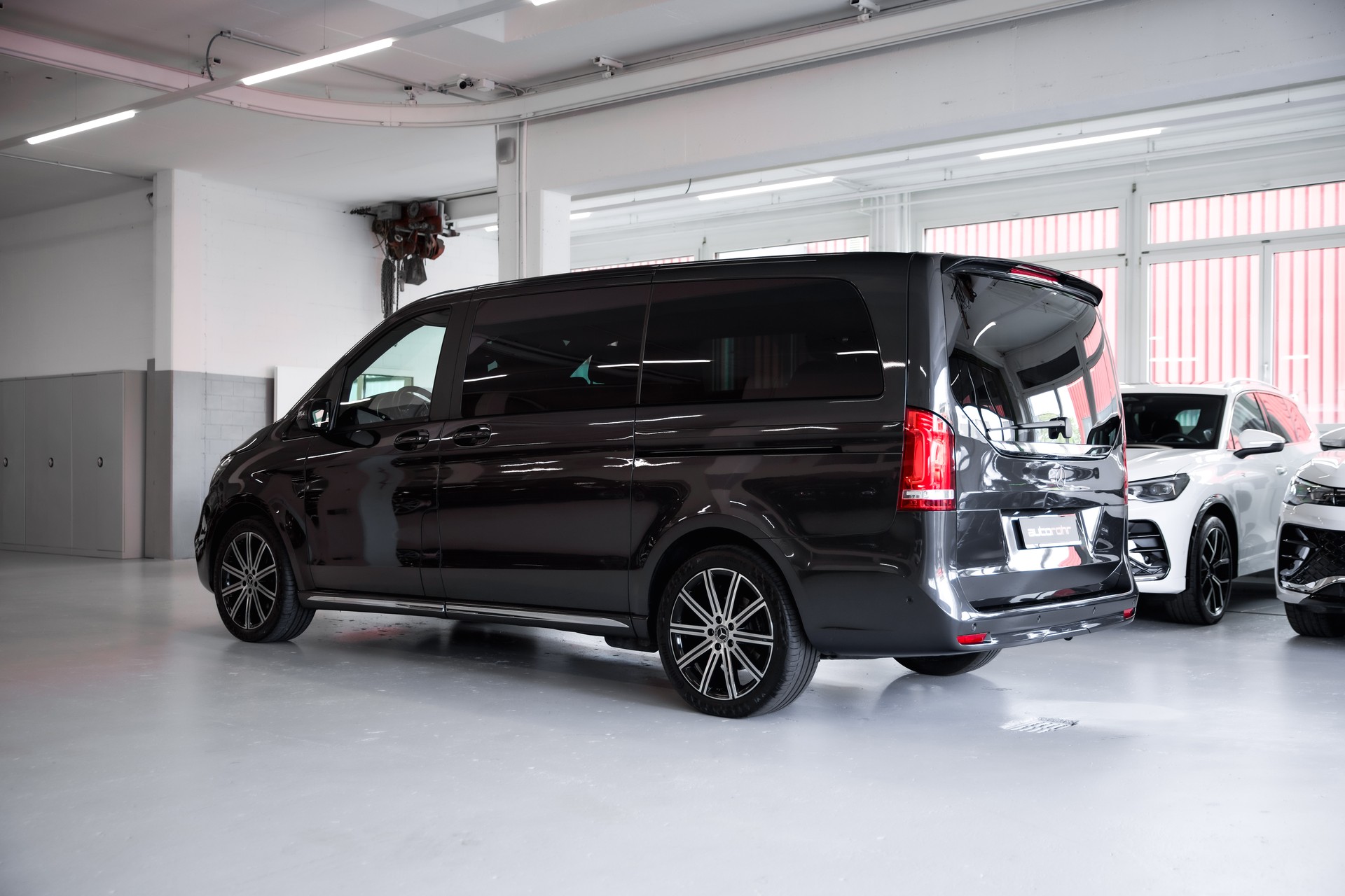 MERCEDES-BENZ V 300 d lang AMG Line Avantgarde 4Matic 9G-Tronic-image-7
