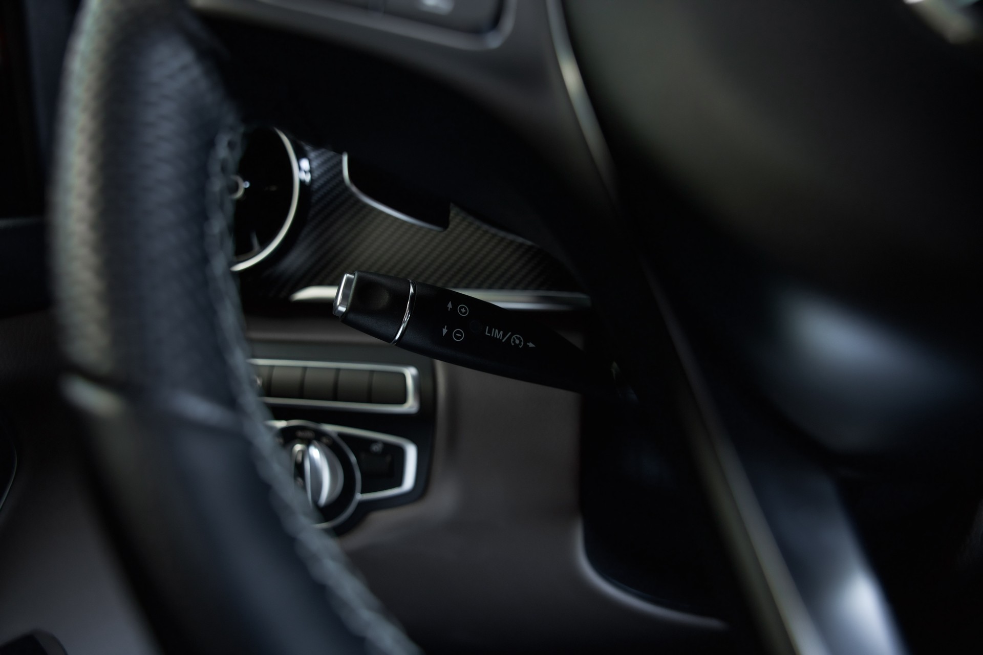 MERCEDES-BENZ V 300 d lang AMG Line Avantgarde 4Matic 9G-Tronic-image-29