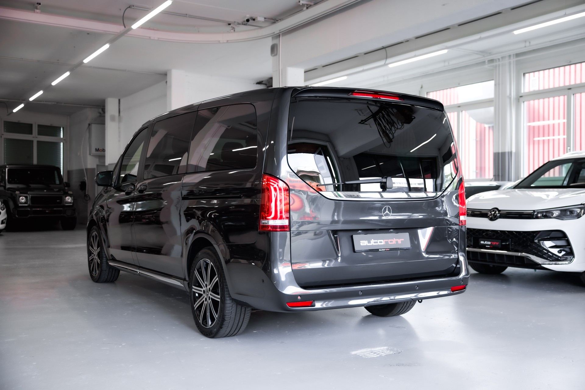 MERCEDES-BENZ V 300 d lang AMG Line Avantgarde 4Matic 9G-Tronic-image-6