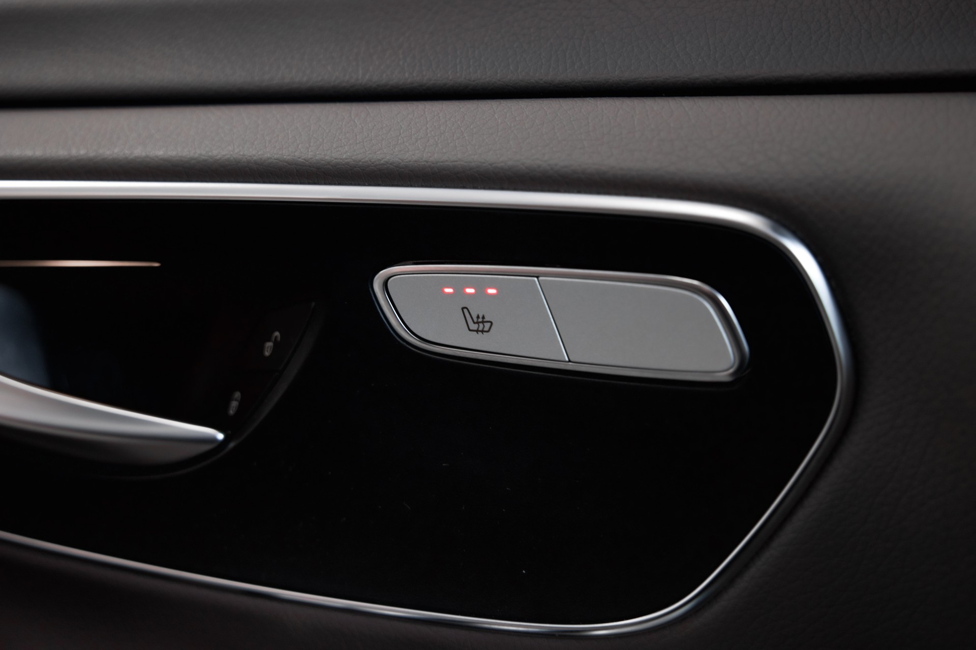 MERCEDES-BENZ V 300 d lang AMG Line Avantgarde 4Matic 9G-Tronic-image-24