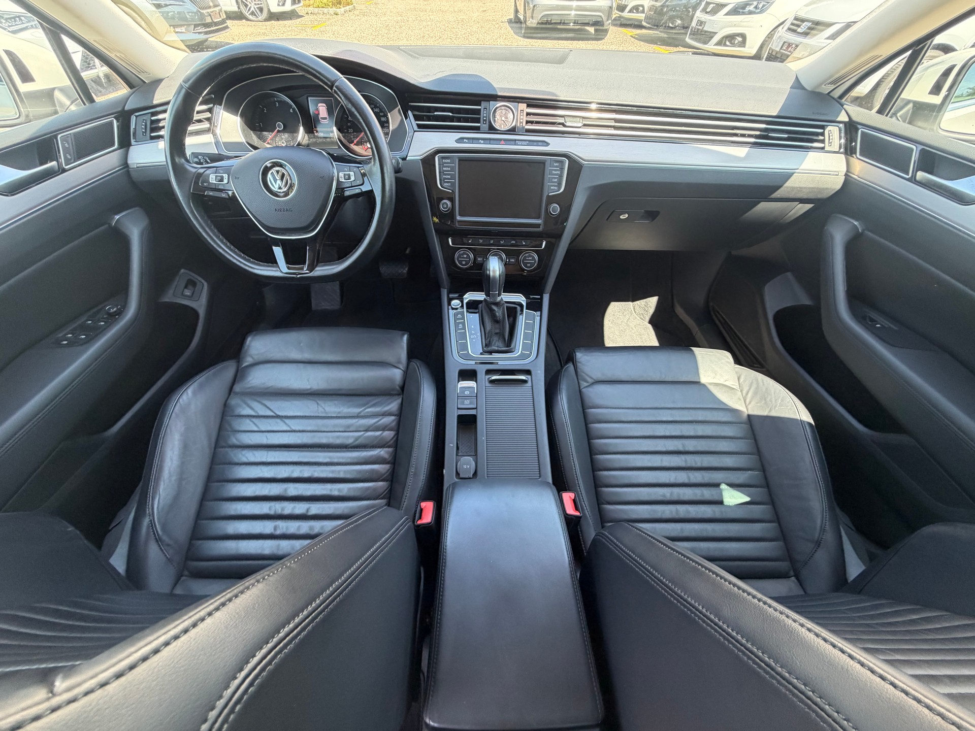 VW Passat Variant 2.0 TDI BMT Highline DSG ***MFK 03.07.2026***-image-10