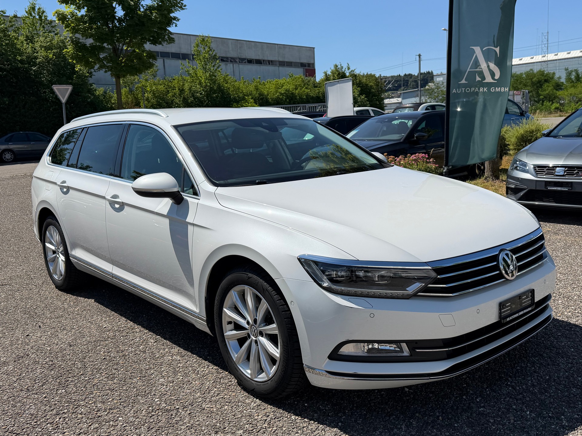 VW Passat Variant 2.0 TDI BMT Highline DSG ***MFK 03.07.2026***-image-2