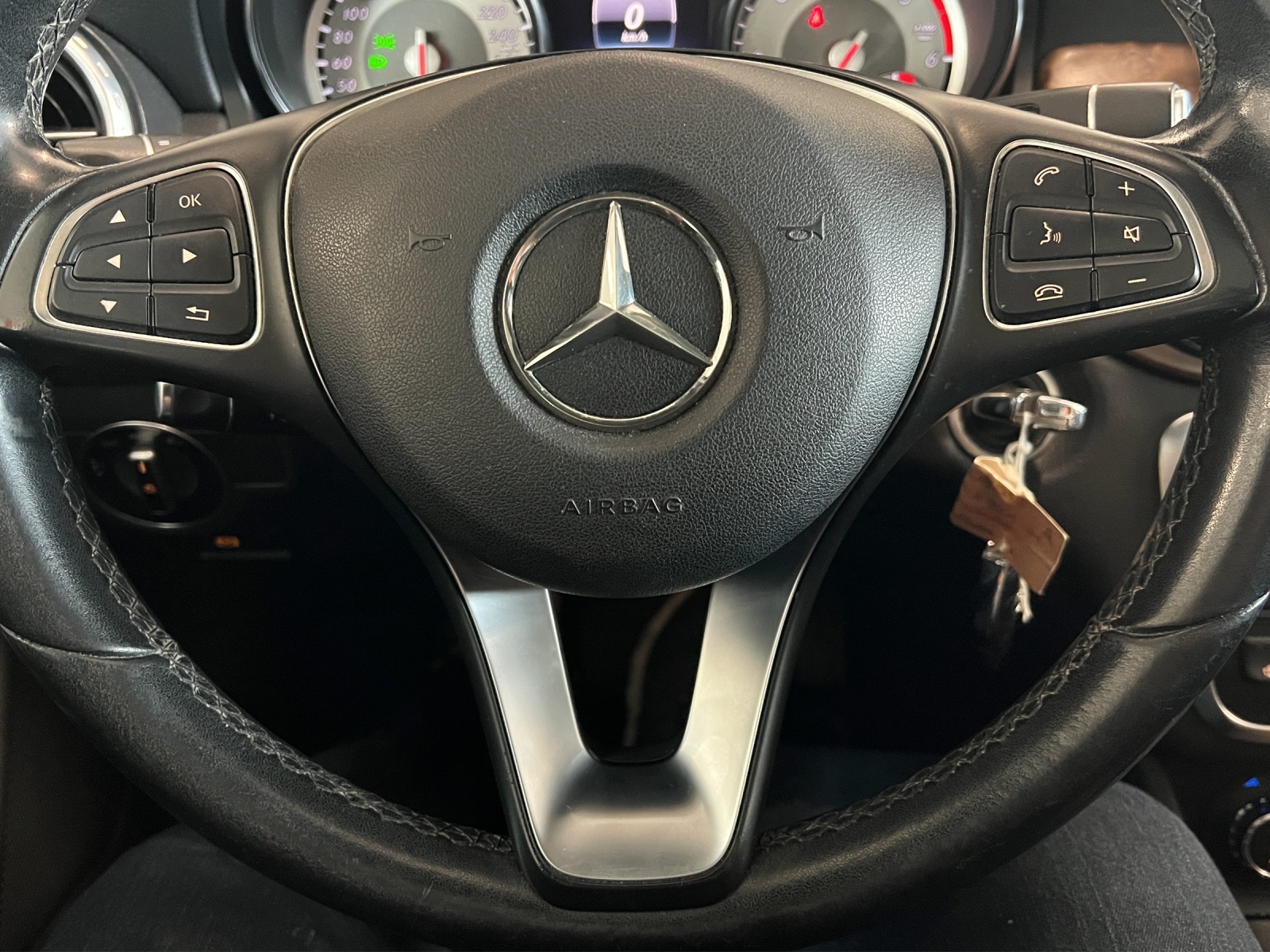 MERCEDES-BENZ GLA 200 CDI Swiss Star Edition Style 4Matic 7G-DCT-image-17