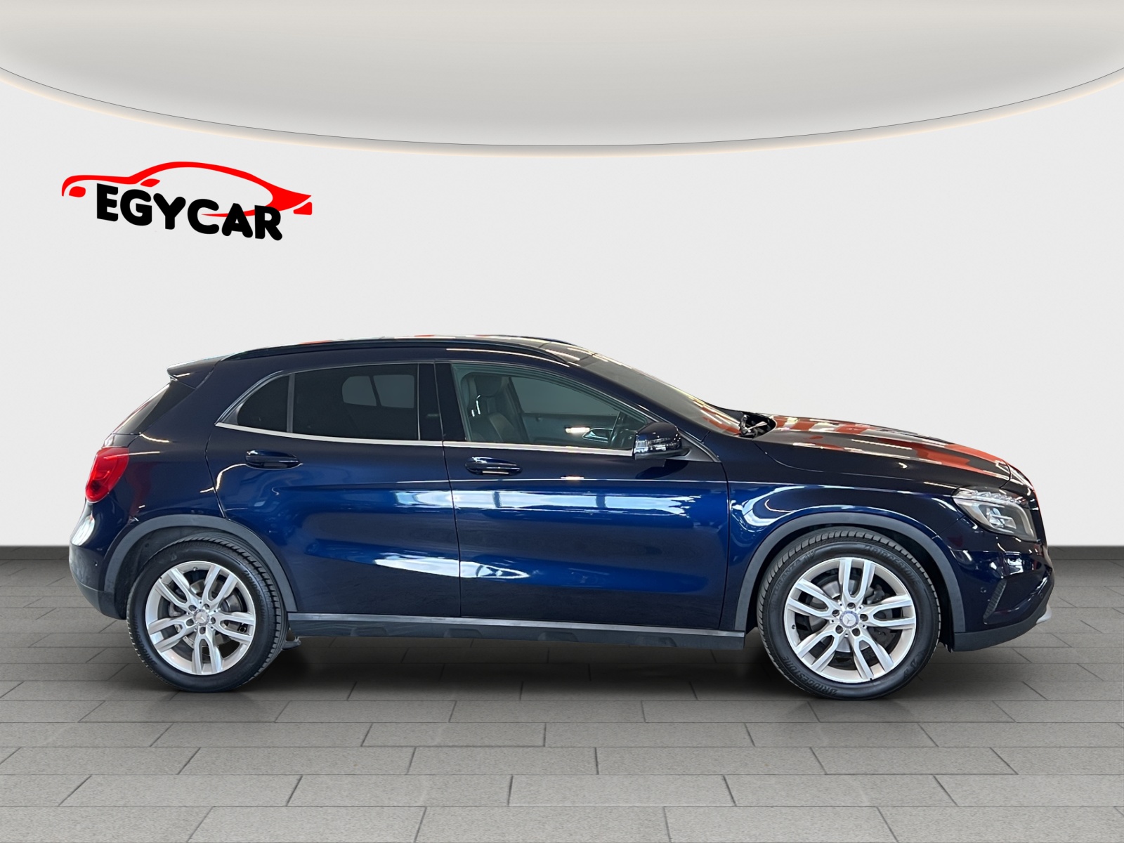 MERCEDES-BENZ GLA 200 CDI Swiss Star Edition Style 4Matic 7G-DCT-image-7