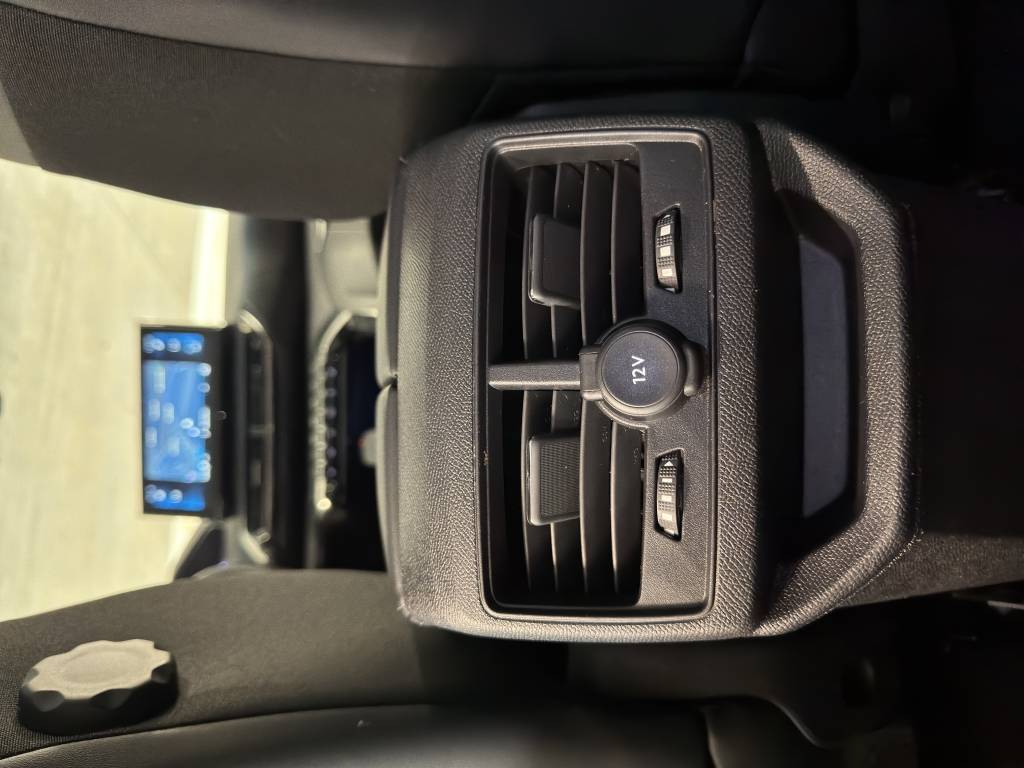 PEUGEOT 3008 1.2 PureTech Allure Pack EAT8-image-12