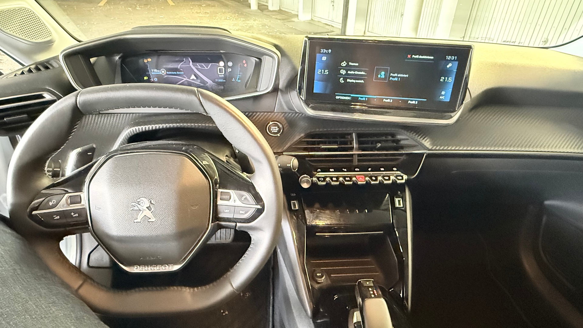 PEUGEOT 208 1.2 PureTech GT EAT8-image-13