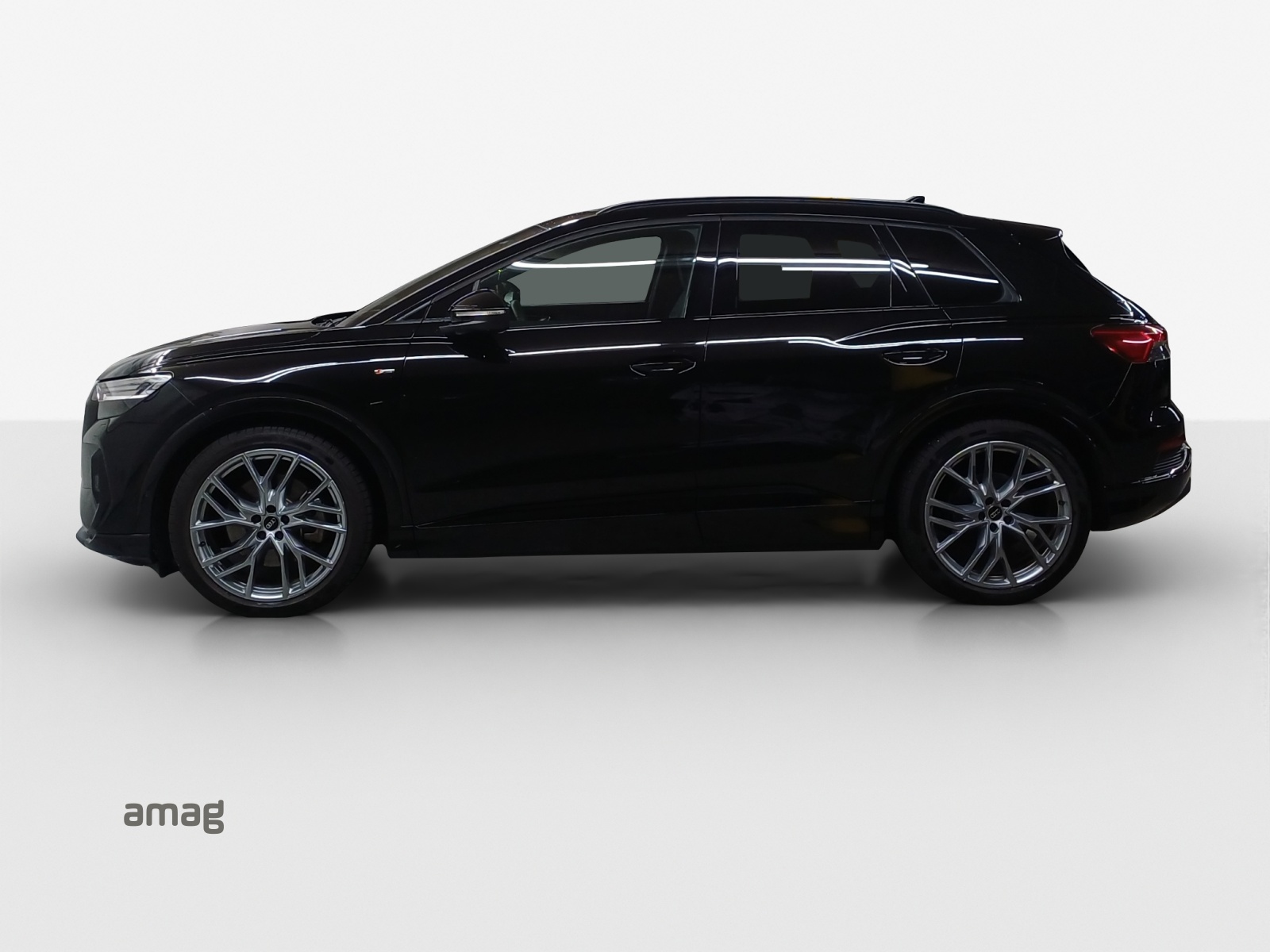 AUDI Q4 e-tron 45 Attraction quattro-image-1