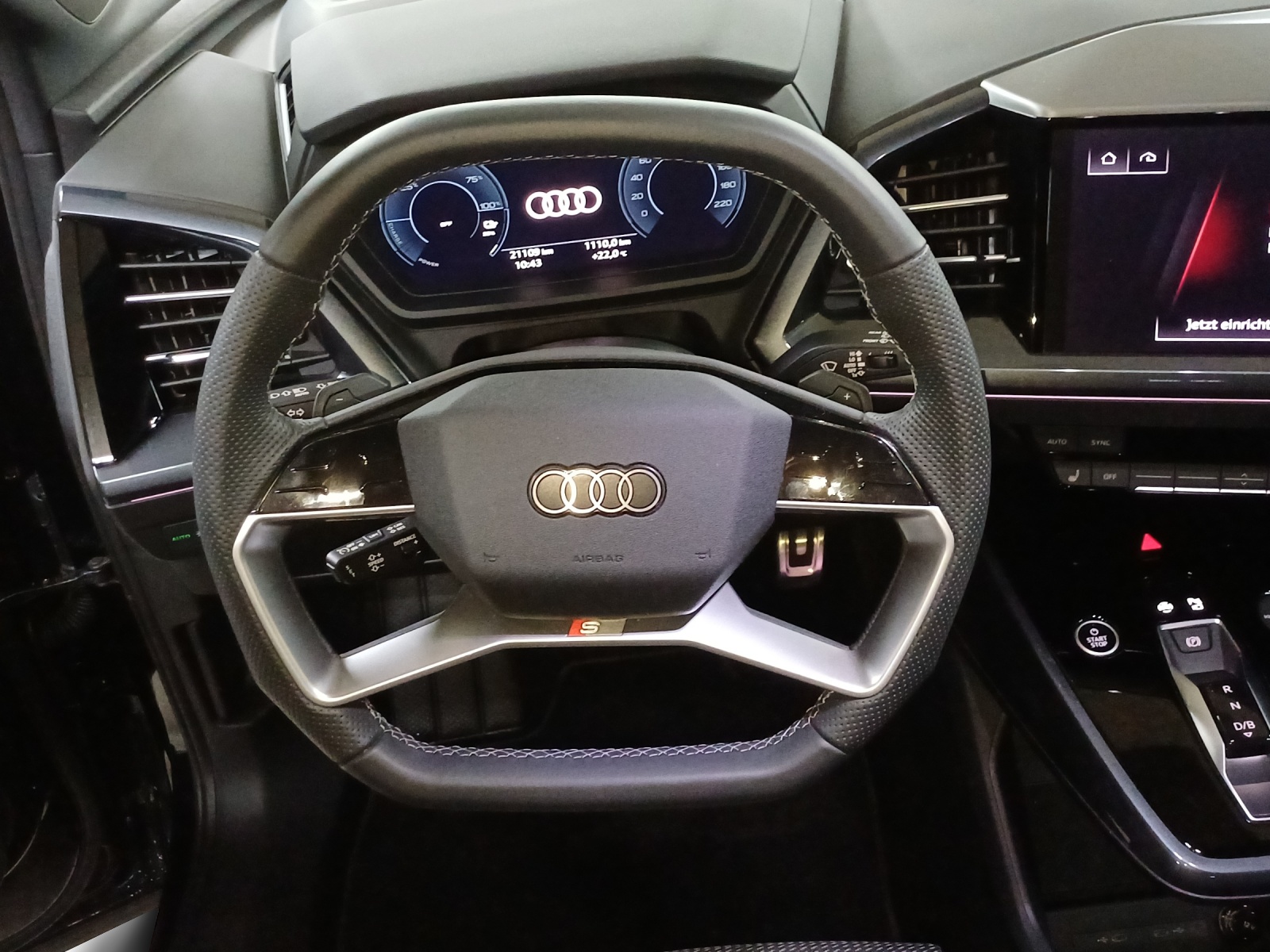 AUDI Q4 e-tron 45 Attraction quattro-image-9