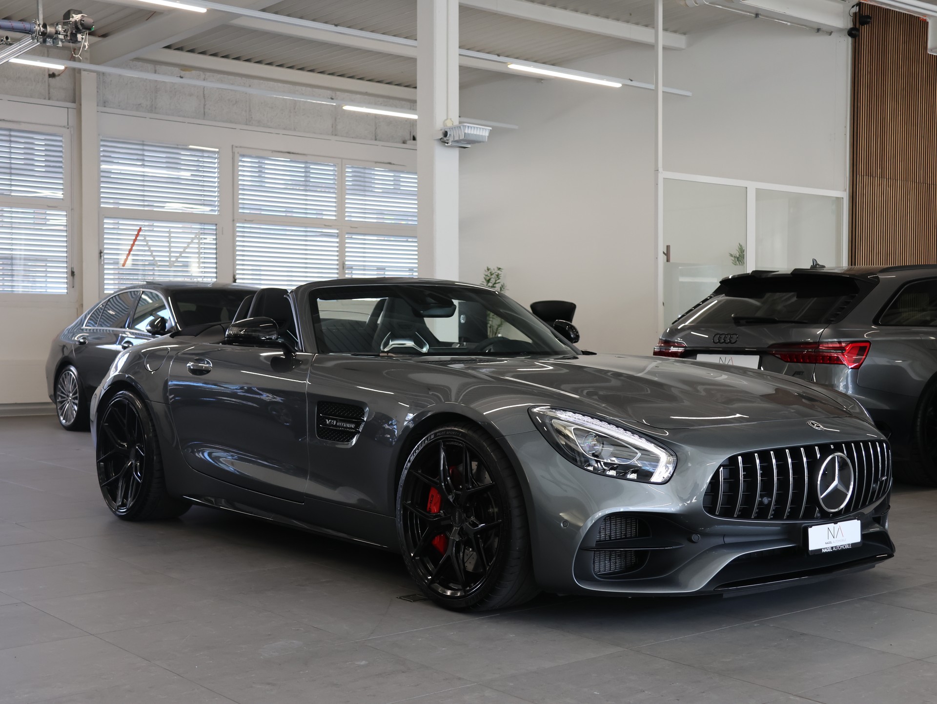 MERCEDES-BENZ AMG GT C Roadster Speedshift DCT *360 Kamera* *Burmester* *Vossen Felgen*-showroom-element-1