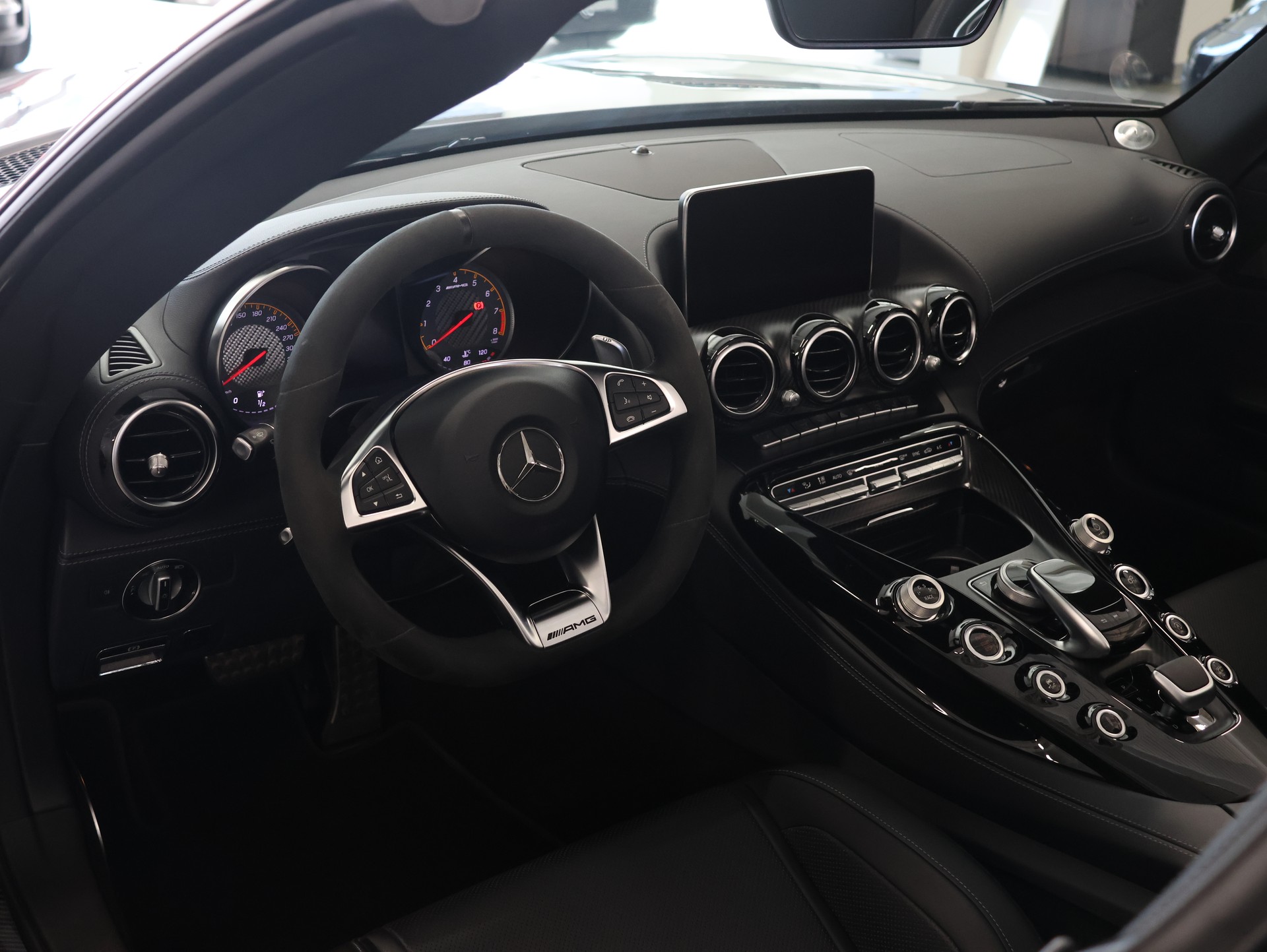 MERCEDES-BENZ AMG GT C Roadster Speedshift DCT *360 Kamera* *Burmester* *Vossen Felgen*-image-16