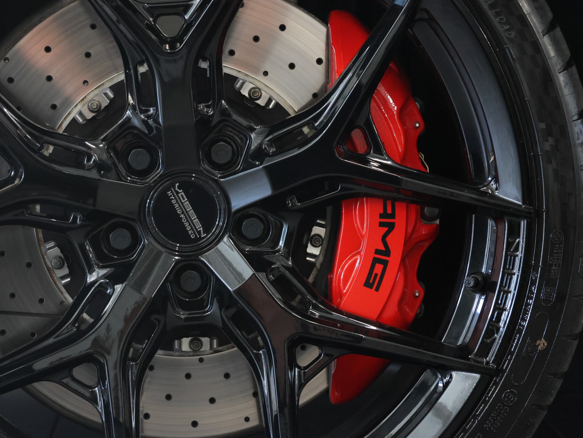 MERCEDES-BENZ AMG GT C Roadster Speedshift DCT *360 Kamera* *Burmester* *Vossen Felgen*-image-10